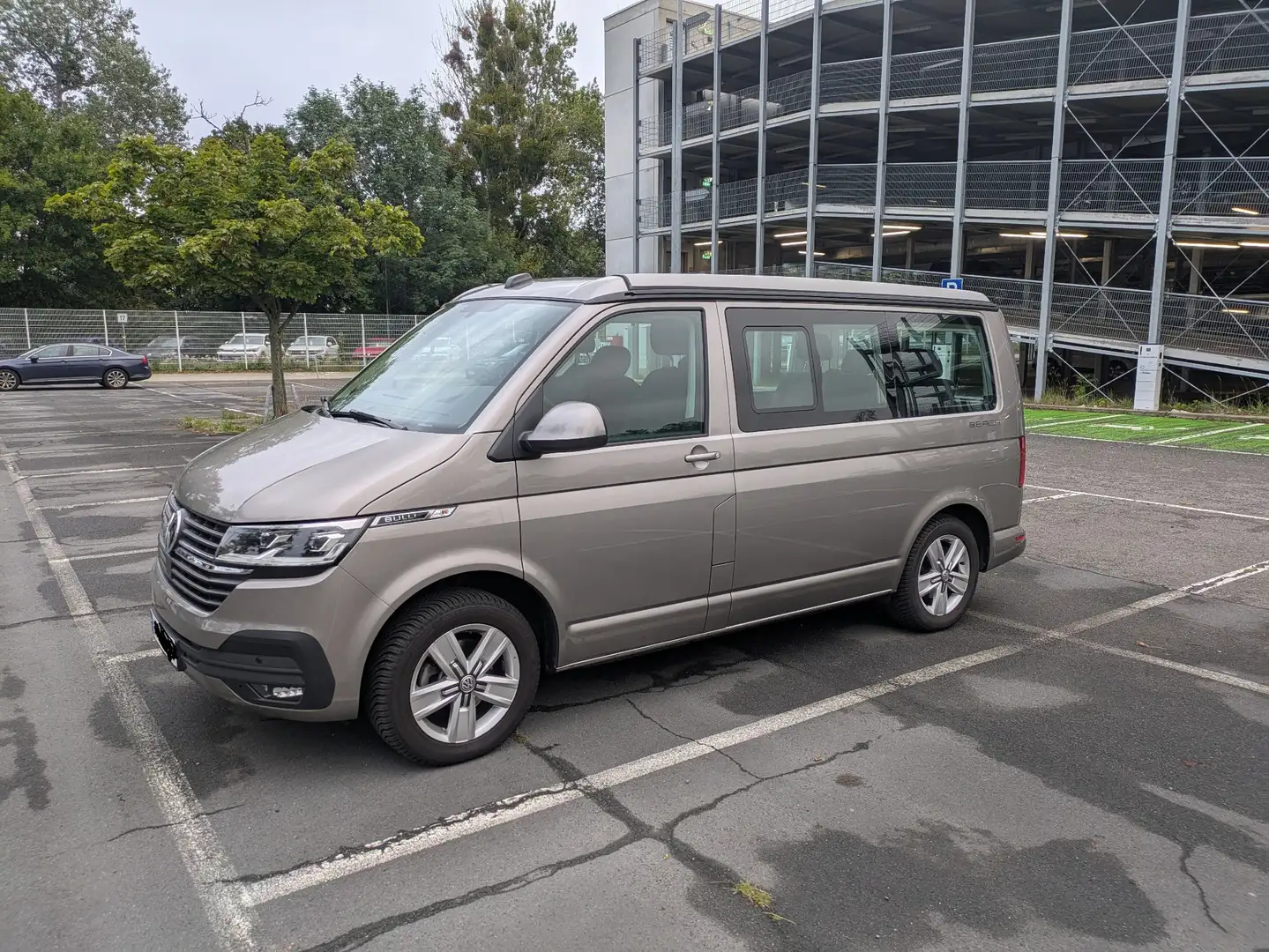 Volkswagen T6.1 California VW California T6.1 Beach, 7 Sitze, 1.Hand, 2 Bett Argintiu - 1