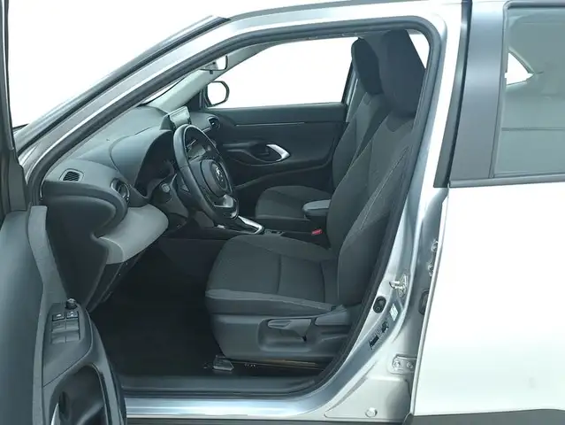 Toyota Yaris Cross view 10