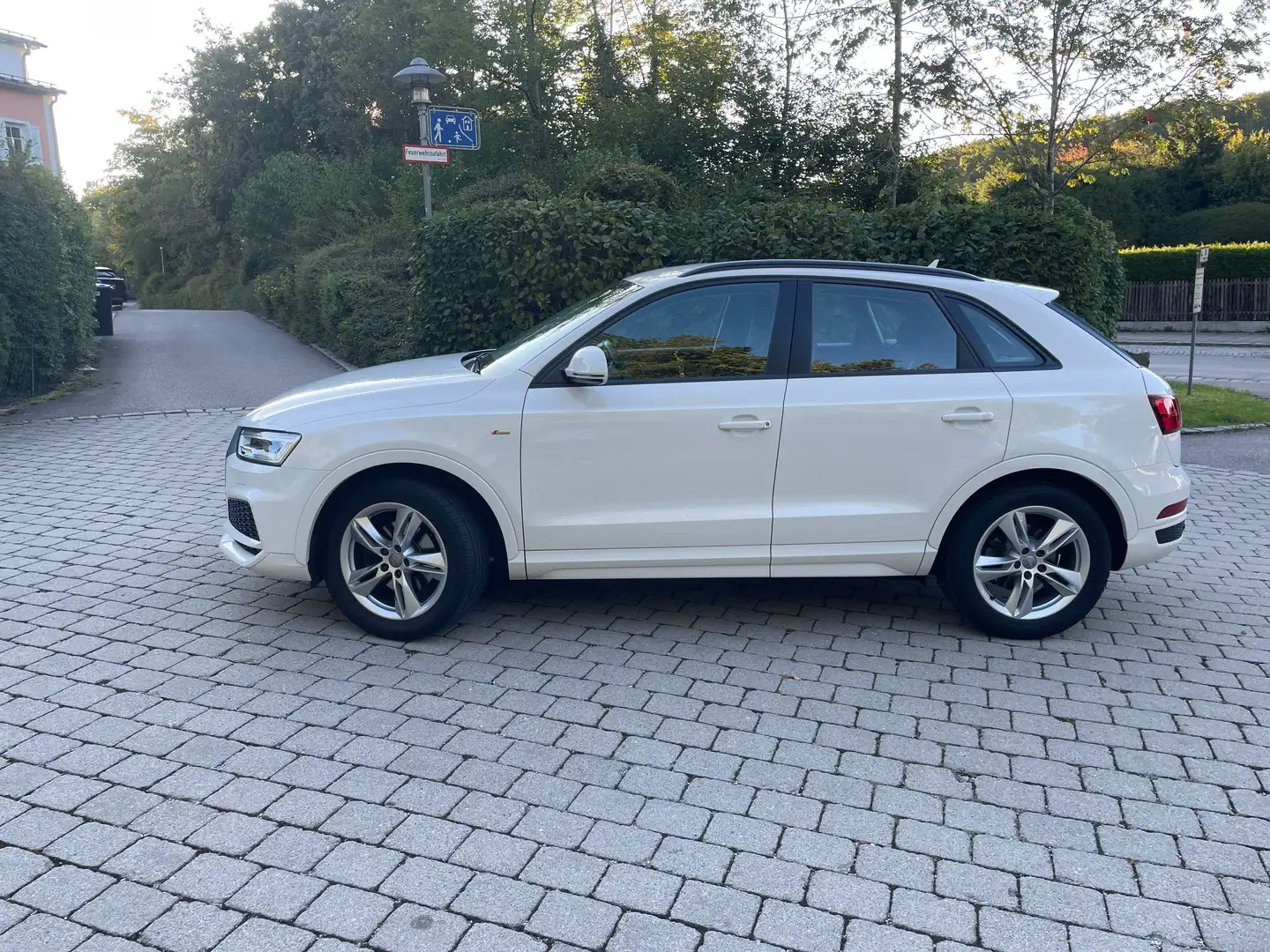Audi Q3 Q3 1.4 TFSI cylinder on demand S tronic Weiß - 2