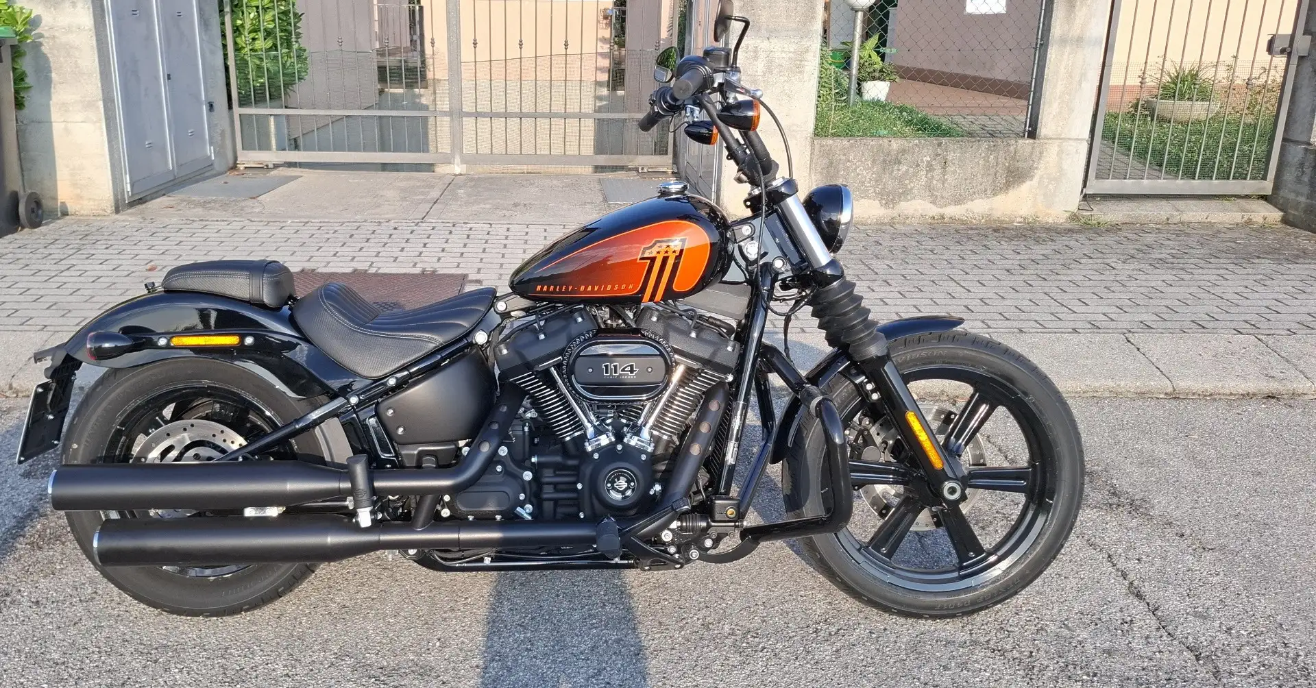 Harley-Davidson Street Bob Czarny - 1