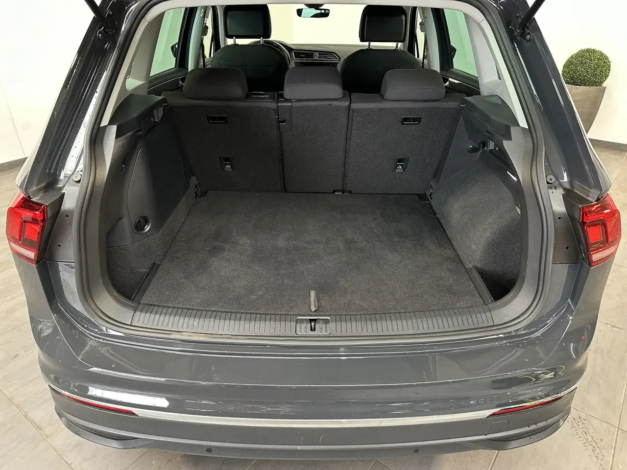 Volkswagen Tiguan 1.4 eHybrid DSG Life NAV+LED+AHK+ACC+1HD 6