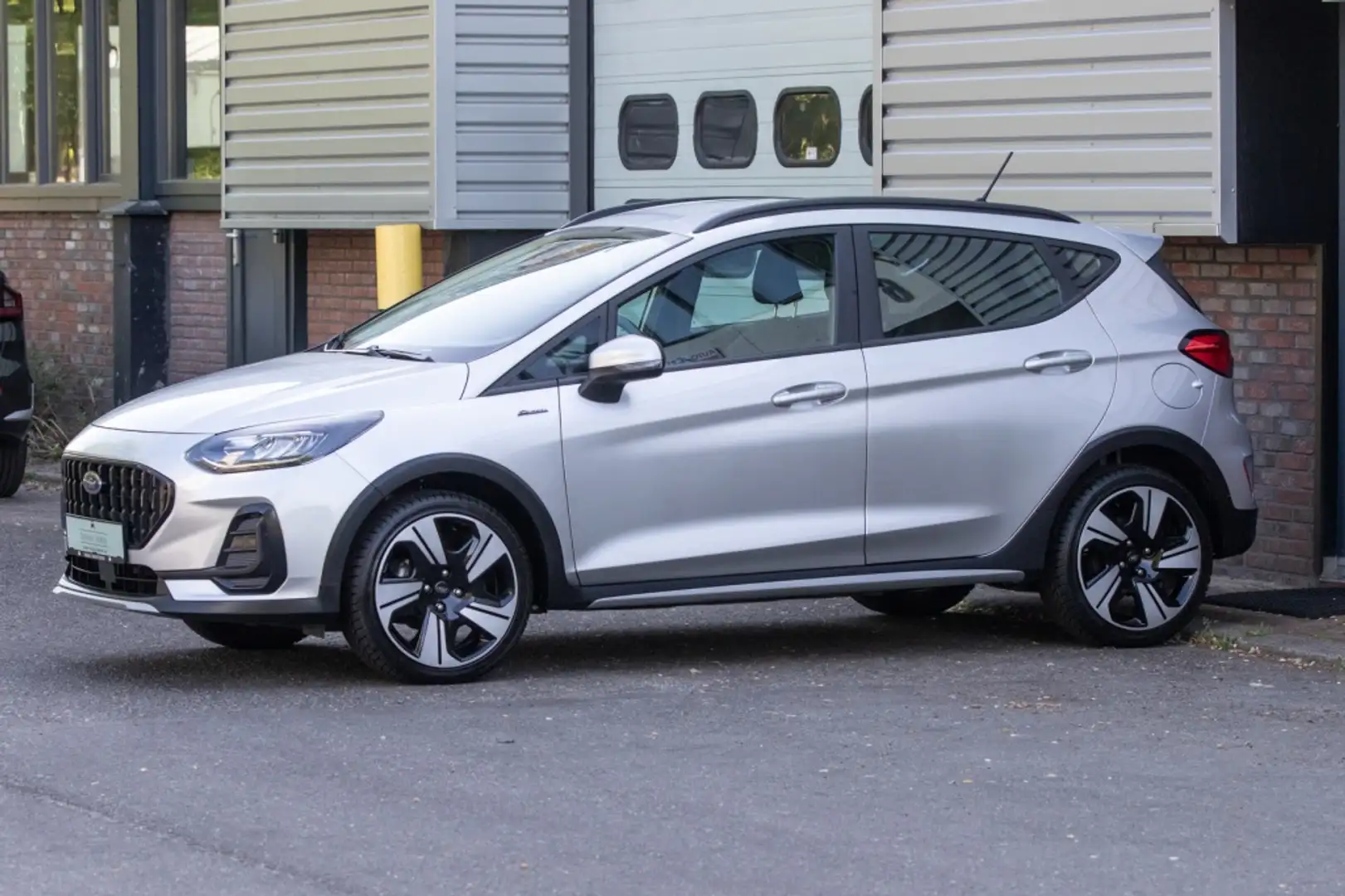 Ford Fiesta 1.0 EcoBoost Hybrid Active Grijs - 2