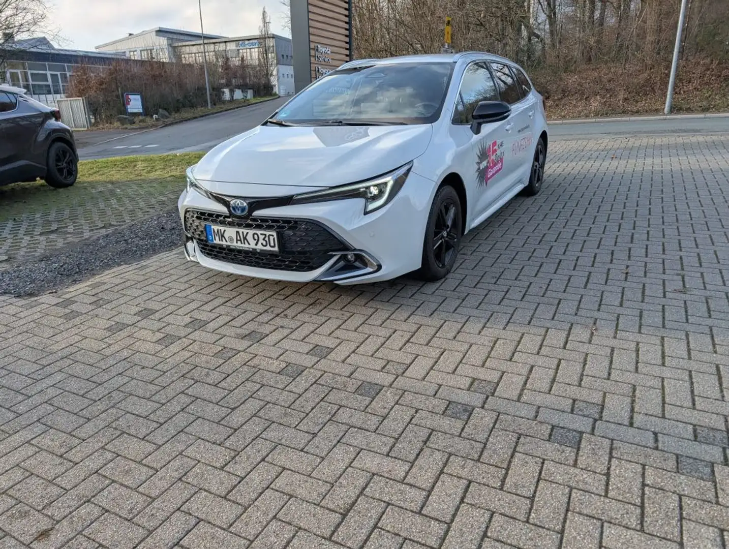 Toyota Corolla 2.0 Hybrid Touring Sports Teamplayer Grau - 2