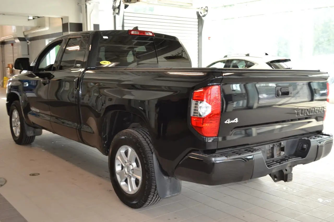 Toyota Tundra снимка Toyota Tundra