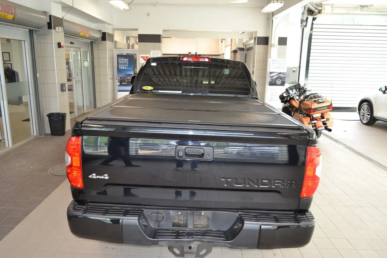 Toyota Tundra снимка Toyota Tundra