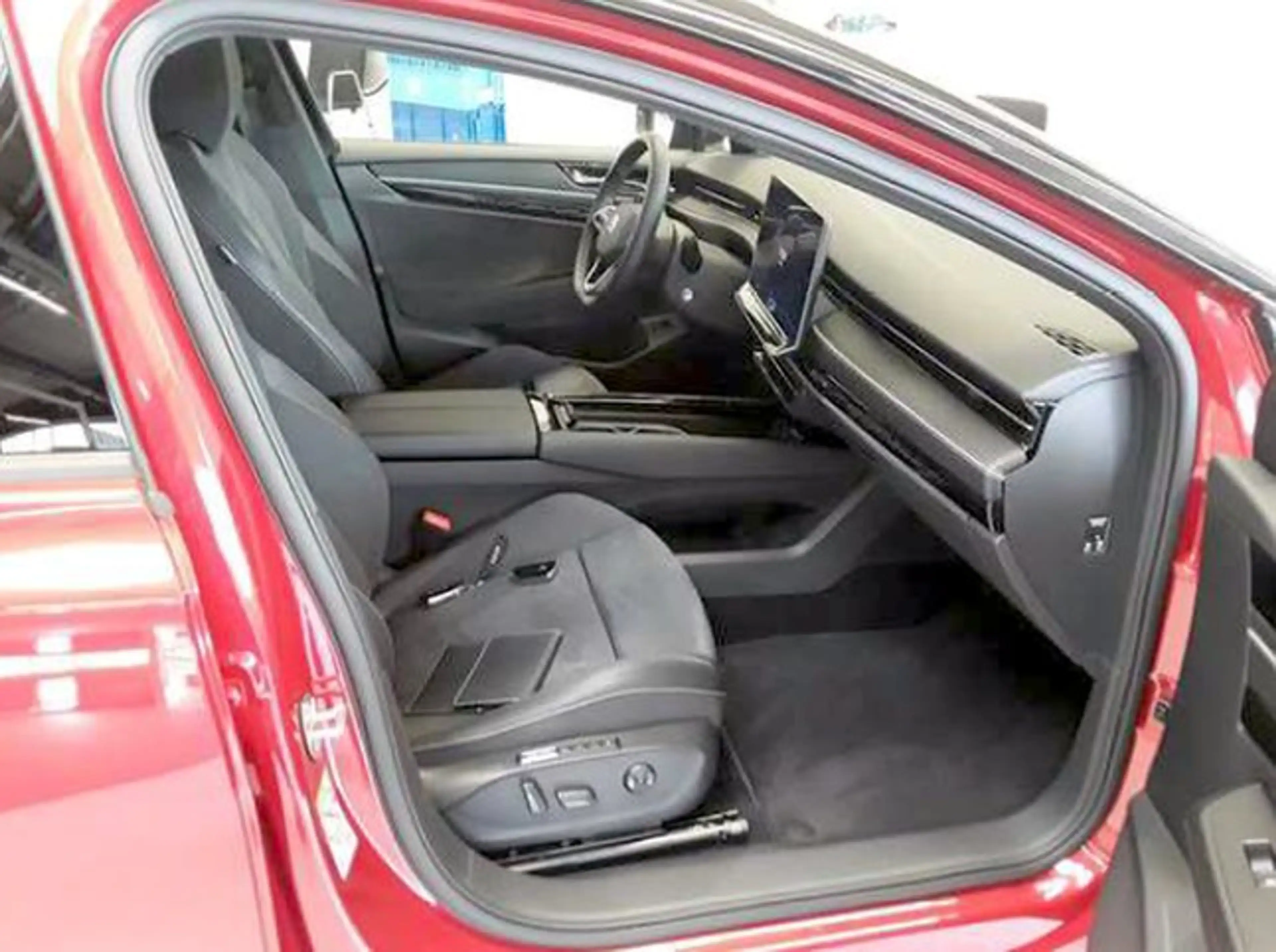 Volkswagen ID.7 Tourer PRO BLACK STYLE PANORAMA WÄRMEPUMPE AHK ... — photo 4
