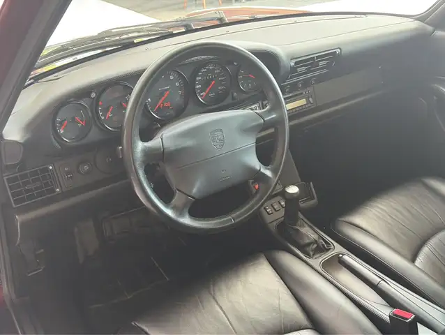 Porsche 911 view 9