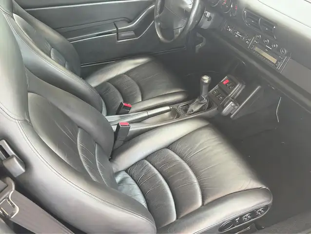 Porsche 911 view 15