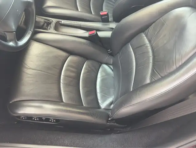 Porsche 911 view 13
