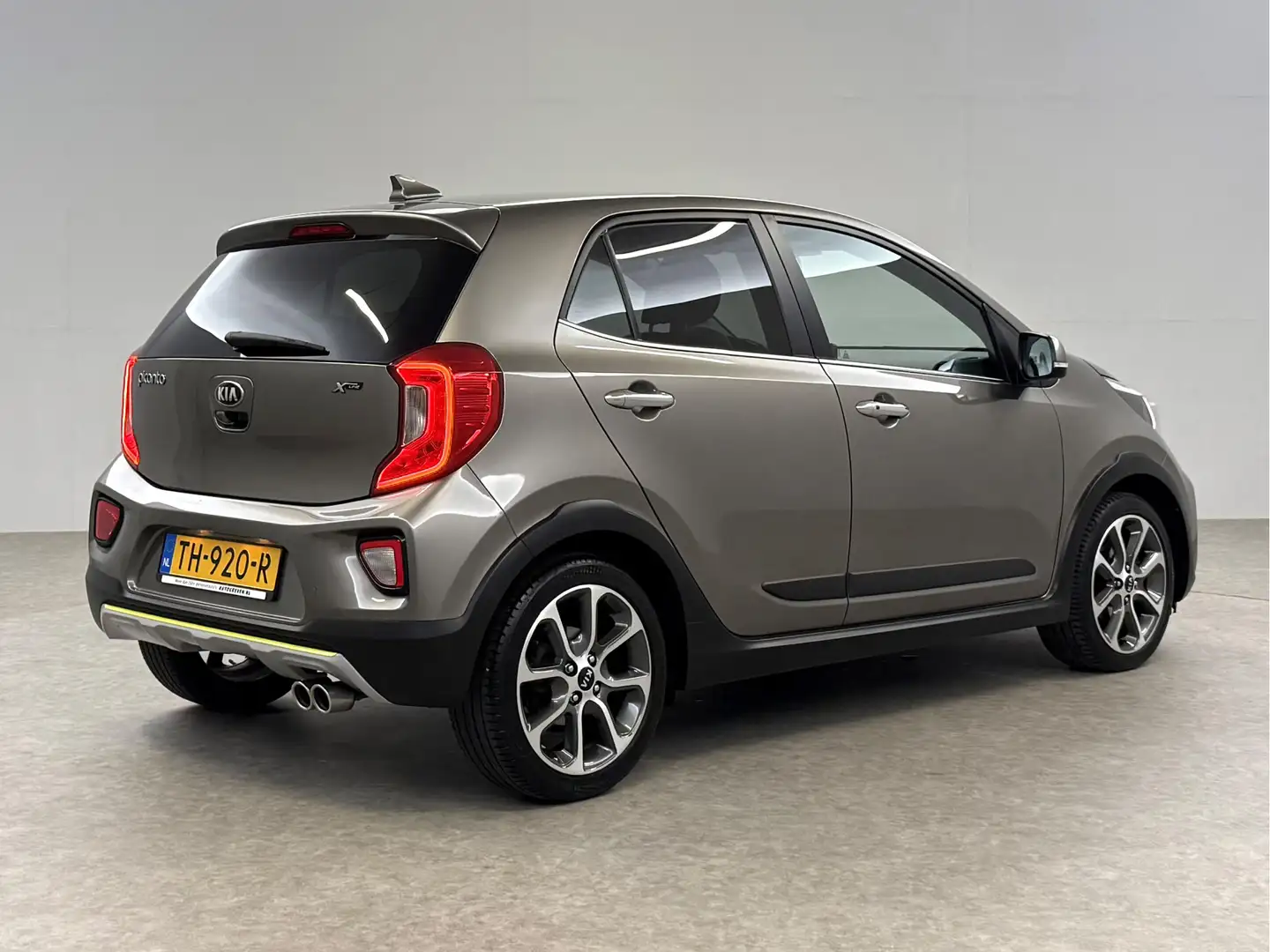 Kia Picanto 1.2 CVVT X-Line | Camera | Carplay | Stoel/ Stuur Grijs - 2