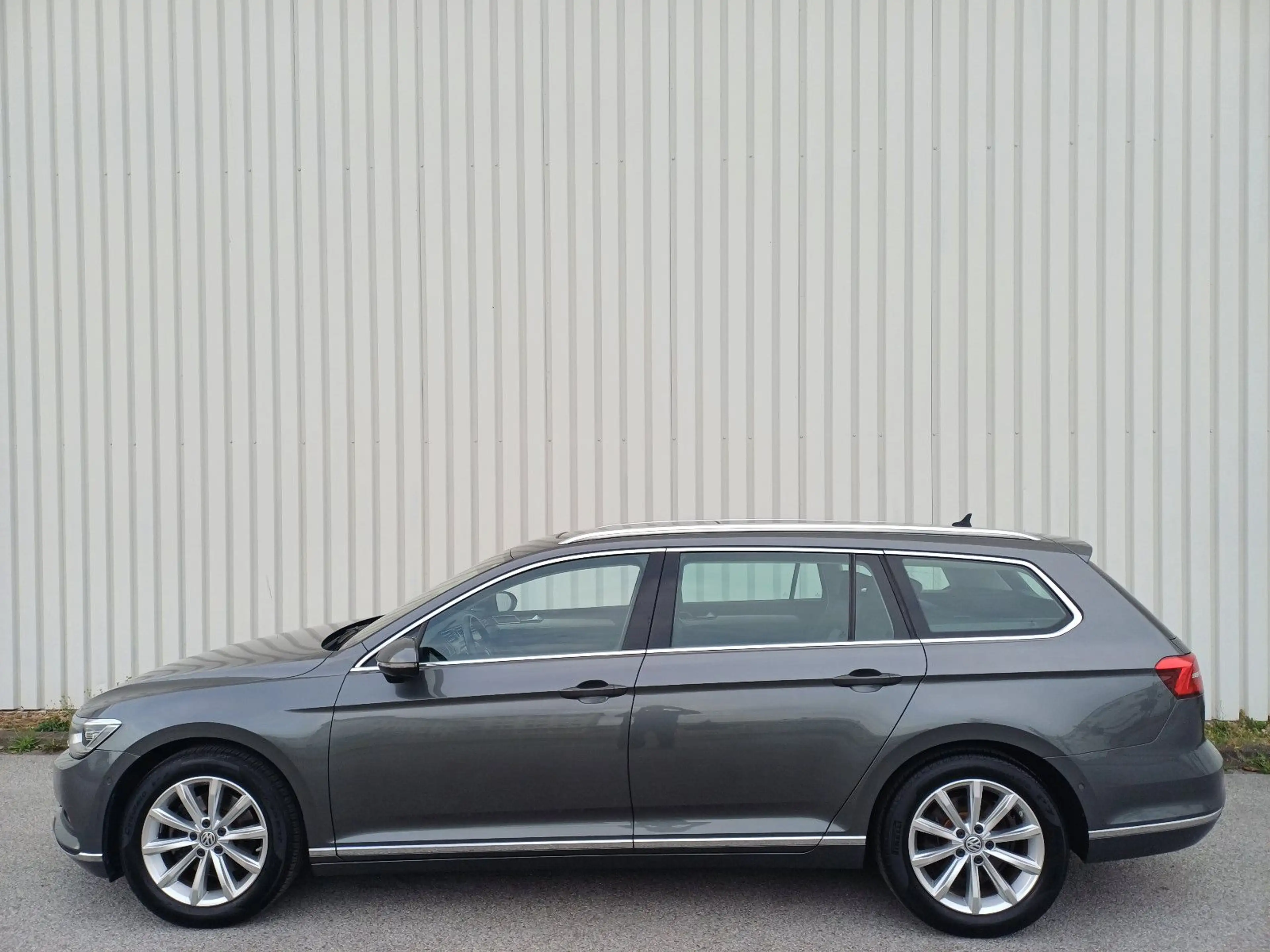 Volkswagen Passat Variant Highline BMT/Pano/Leder/Navi/LED — photo 4