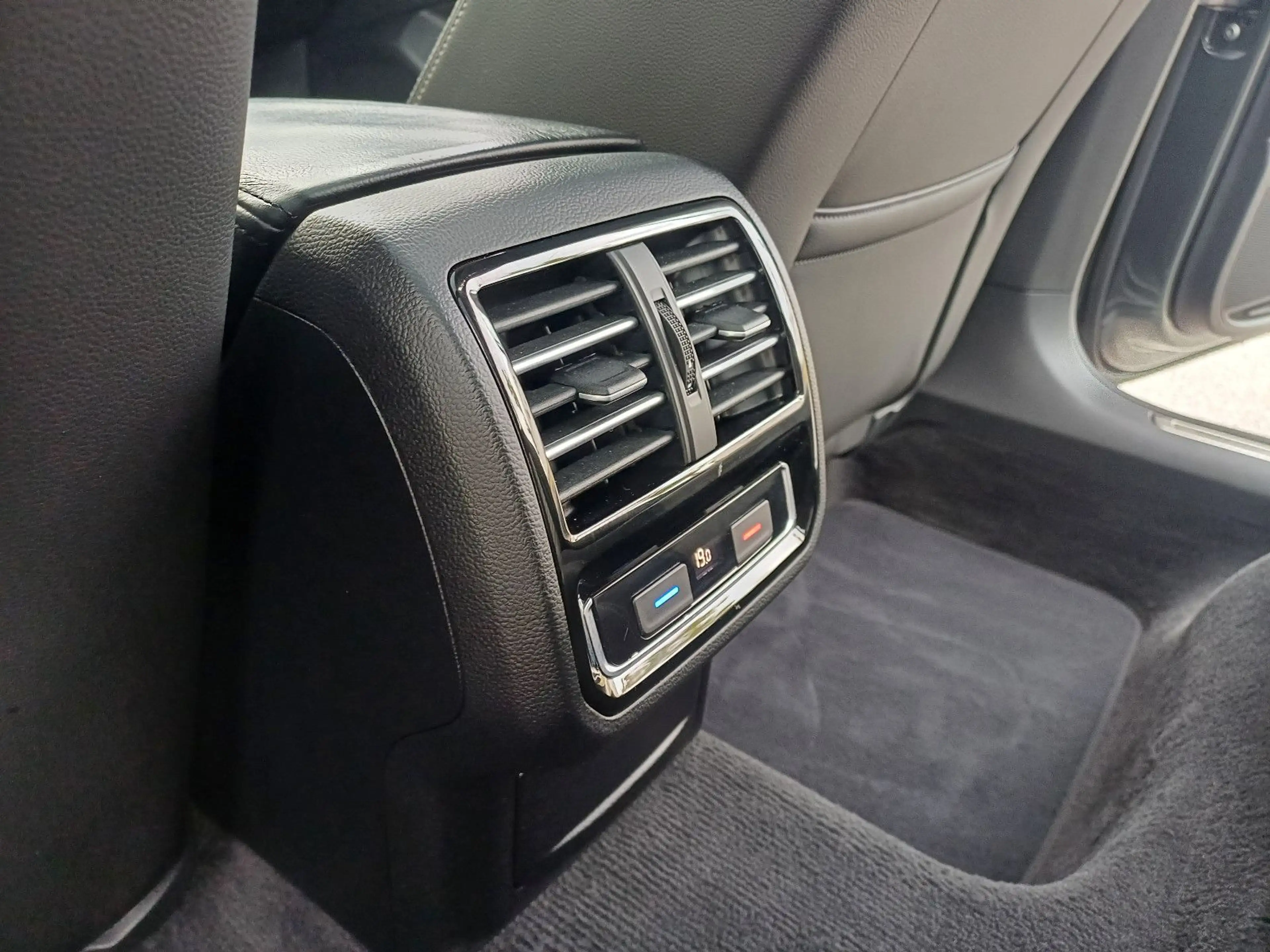 Volkswagen Passat Variant Highline BMT/Pano/Leder/Navi/LED — photo 16