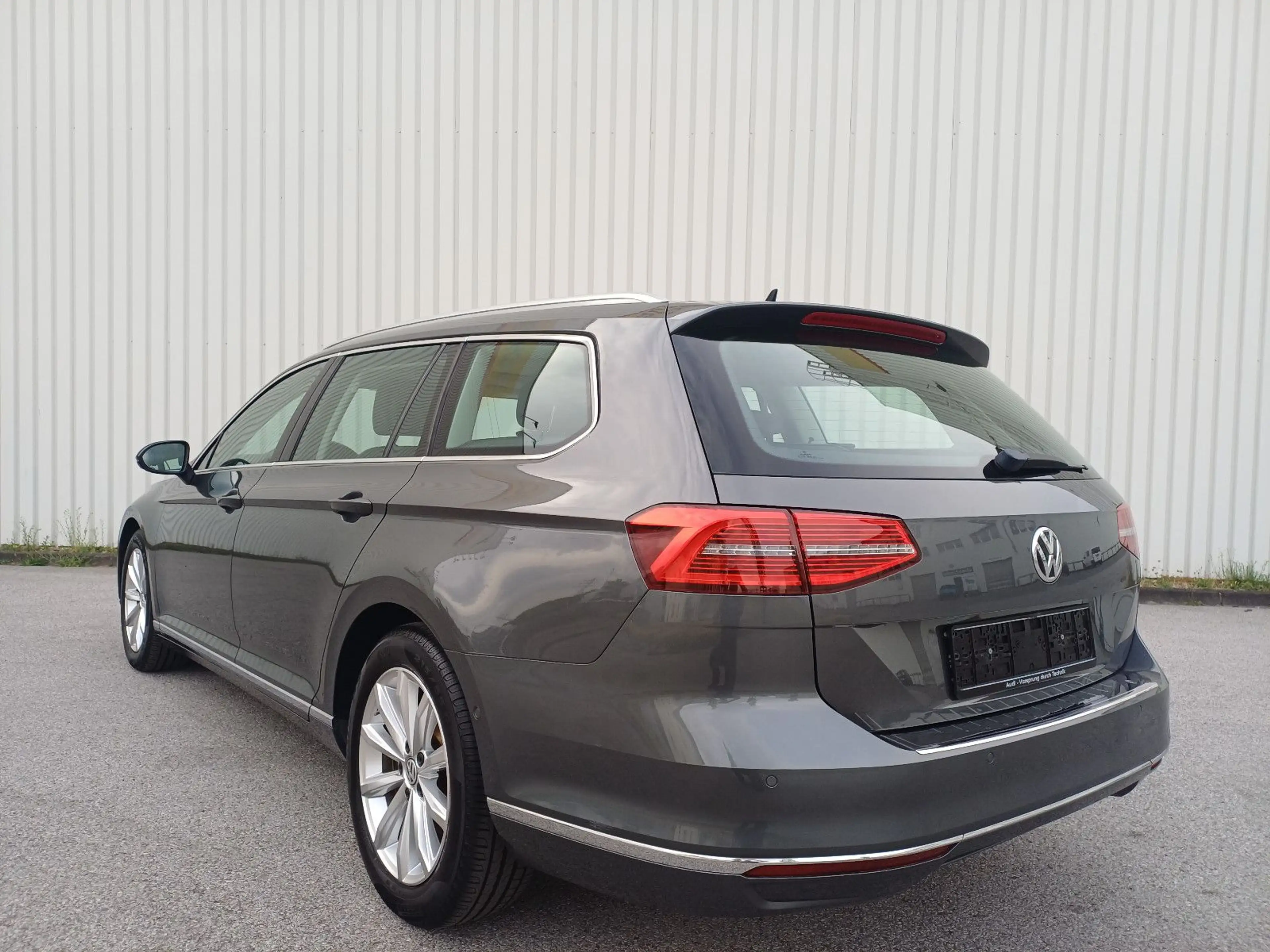 Volkswagen Passat Variant Highline BMT/Pano/Leder/Navi/LED — photo 7