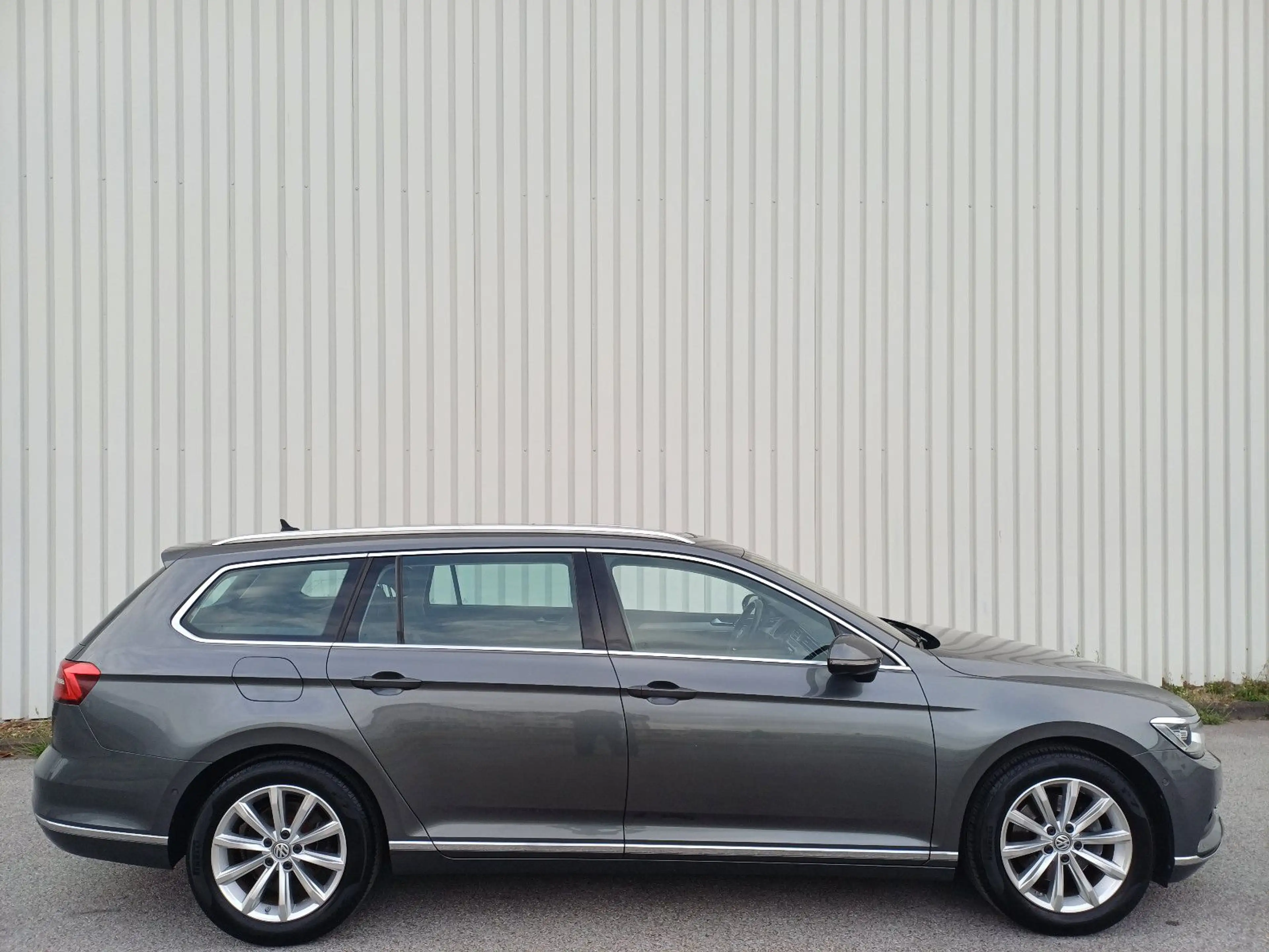Volkswagen Passat Variant Highline BMT/Pano/Leder/Navi/LED — photo 5