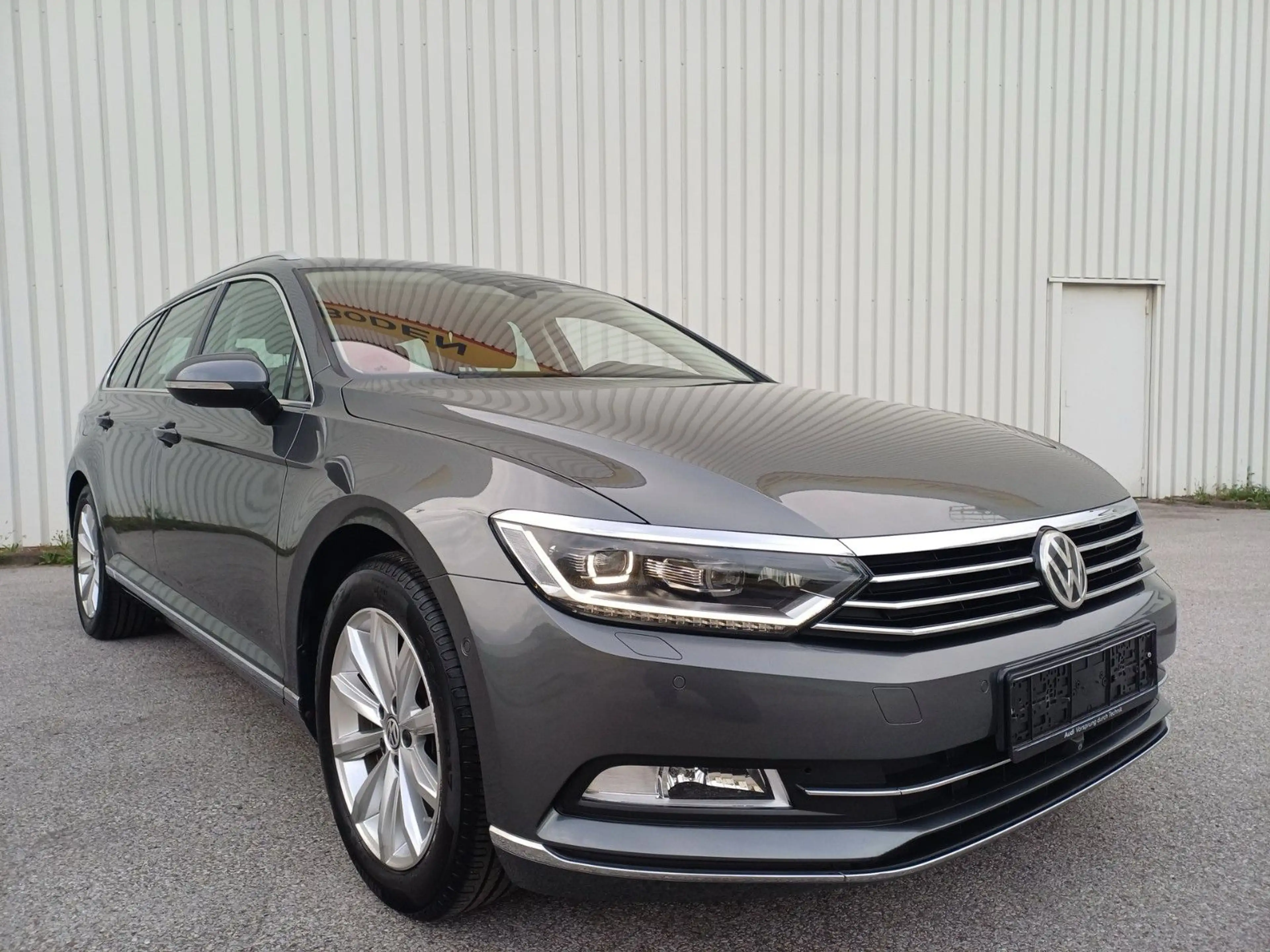 Volkswagen Passat Variant Highline BMT/Pano/Leder/Navi/LED — photo 3
