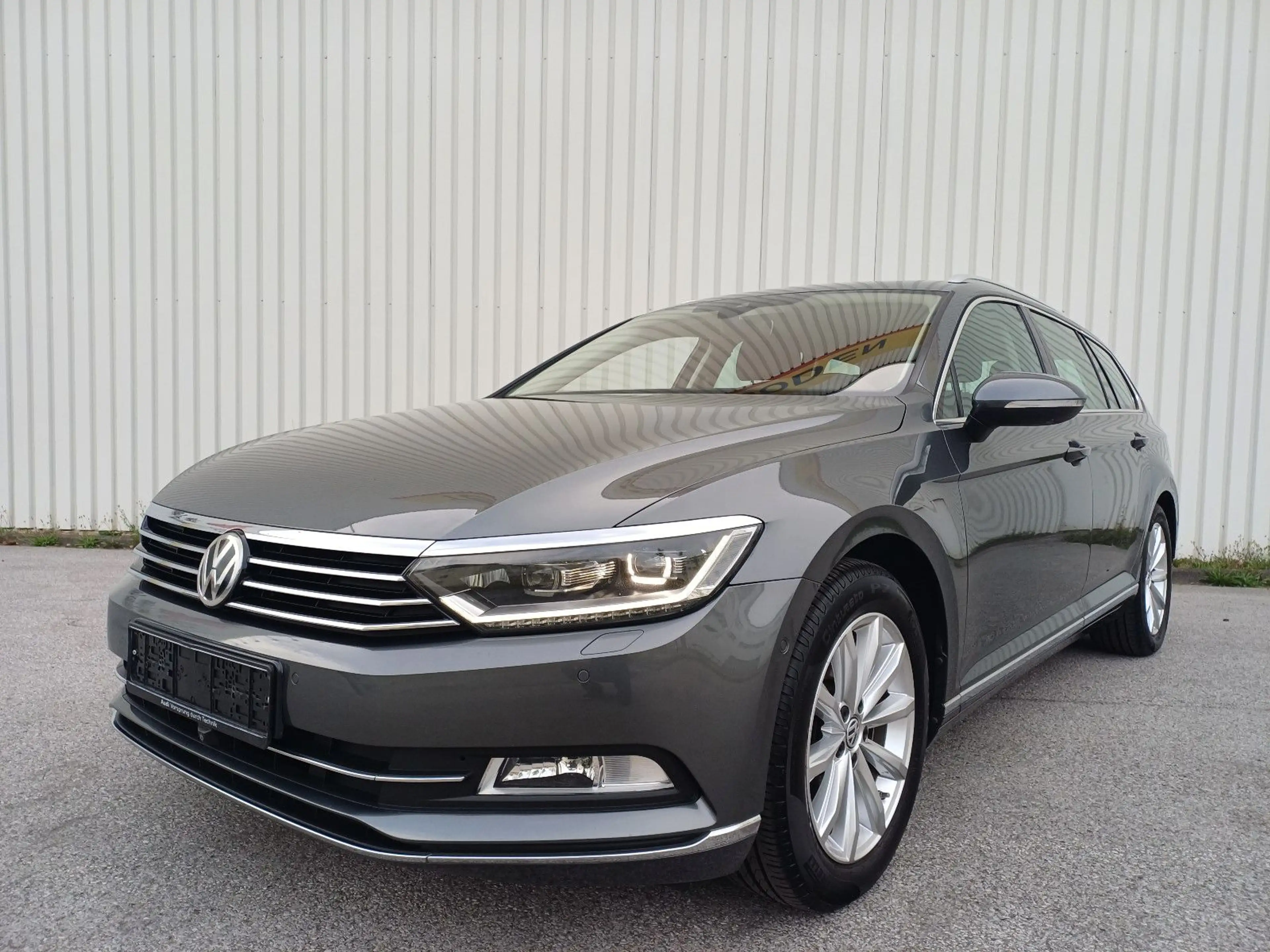 Volkswagen Passat Variant Highline BMT/Pano/Leder/Navi/LED