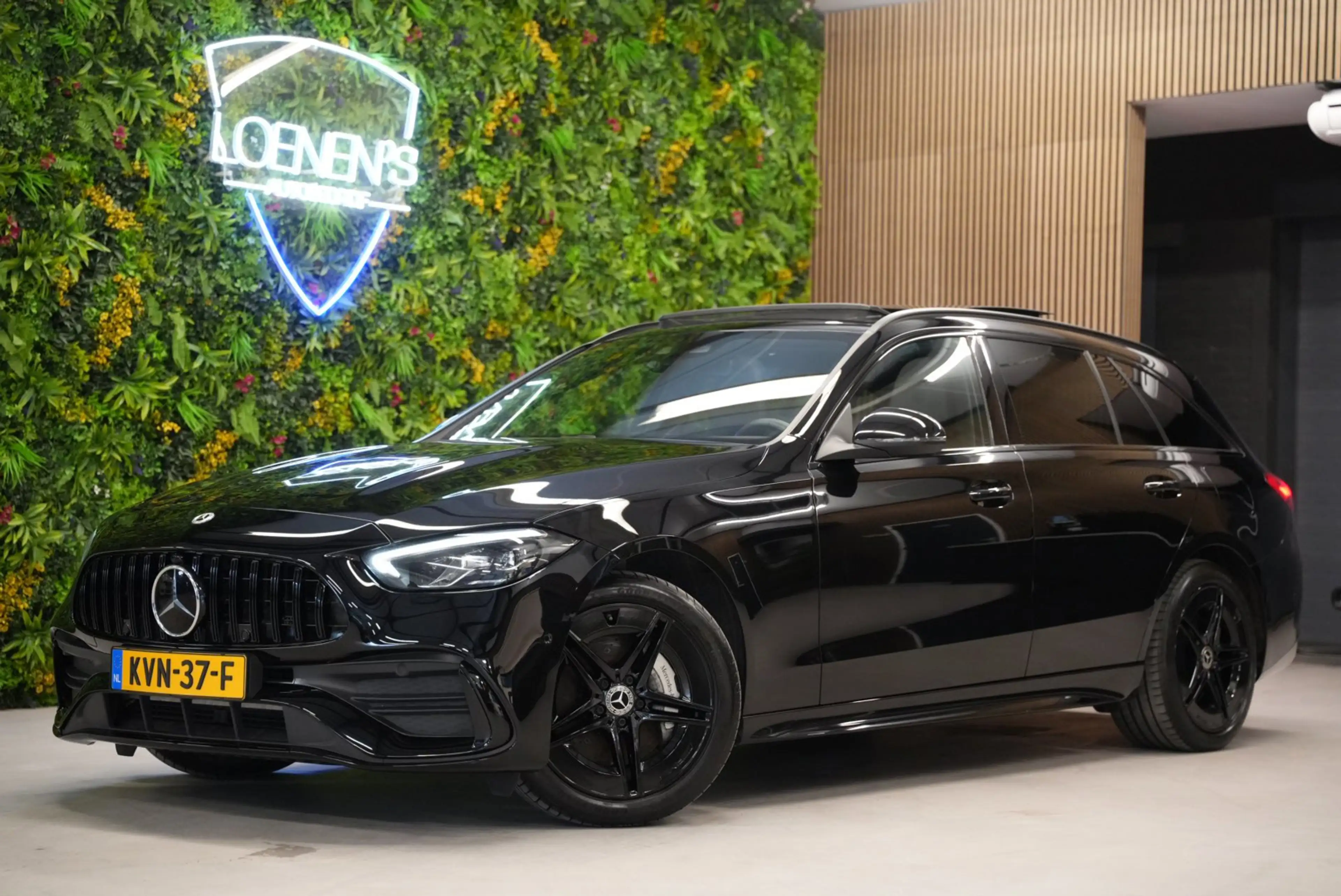 Mercedes-Benz C 300 Estate e AMG Line / Panorama dak / Trekhaak / Acht