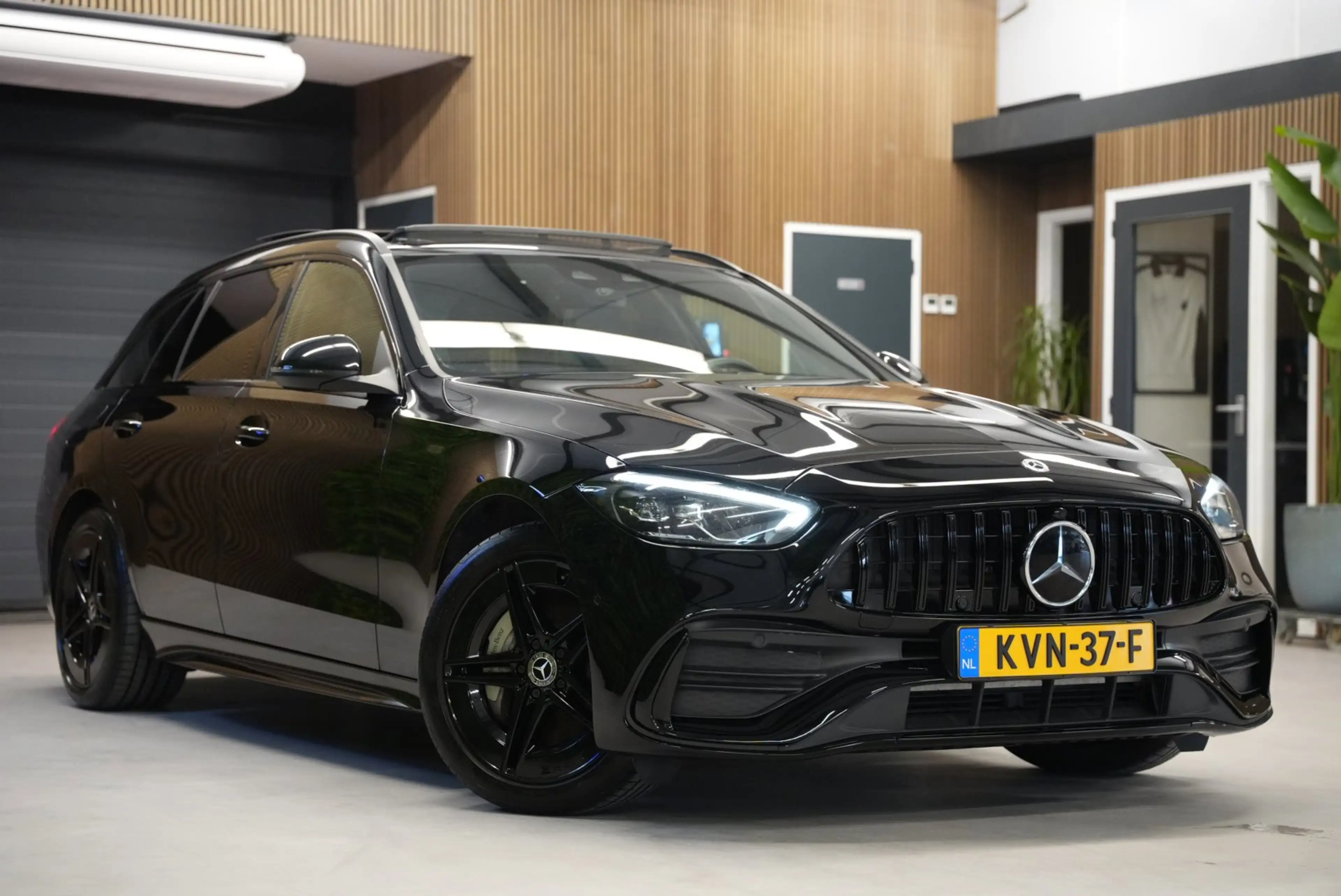 Mercedes-Benz C 300 Estate e AMG Line / Panorama dak / Trekhaak / Acht — photo 5