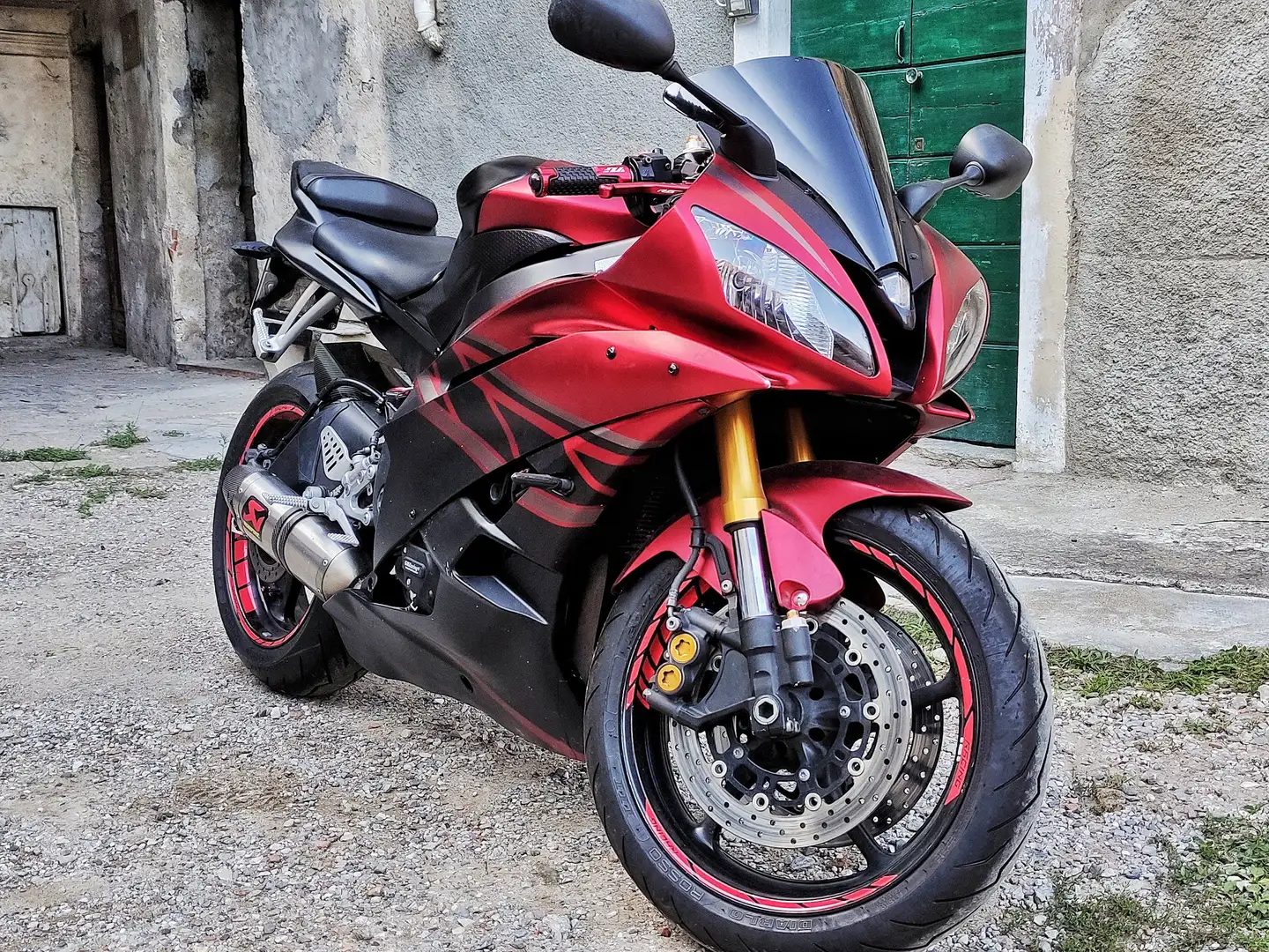 Yamaha YZF-R6 Rosso - 1
