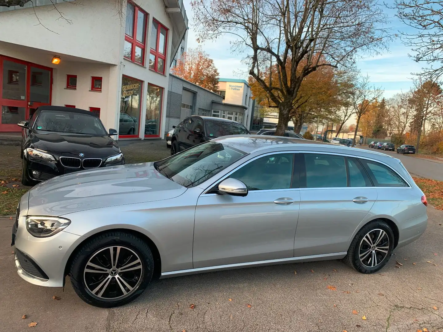 Mercedes-Benz E 220 T d*Avantgarde*MBUX*Kamera*ufrei* Silber - 1