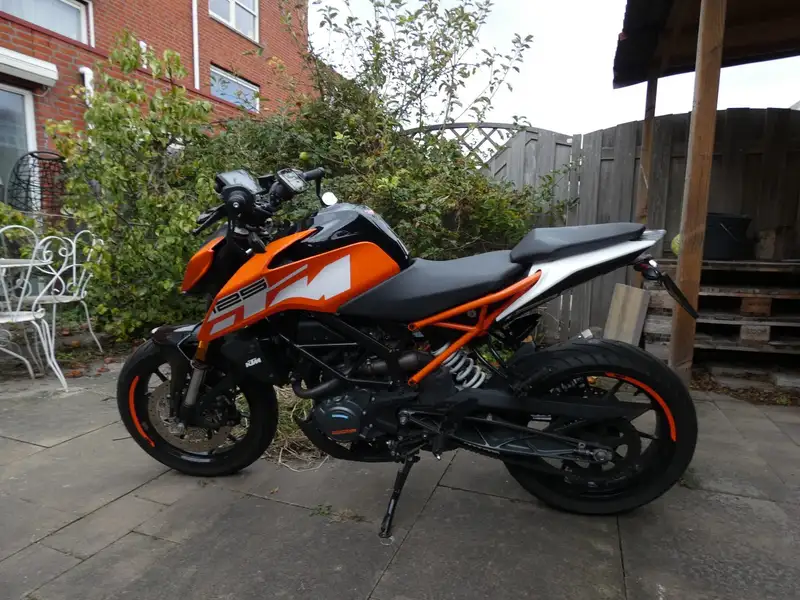 KTM 125 Duke - foto 5