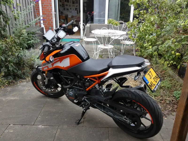 KTM 125 Duke - foto 2
