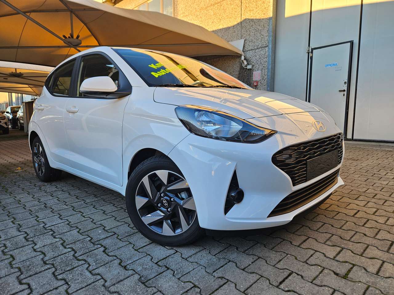 Hyundai i10 1.0 MPI 63 CV CONNECTLINE AUTO KM0