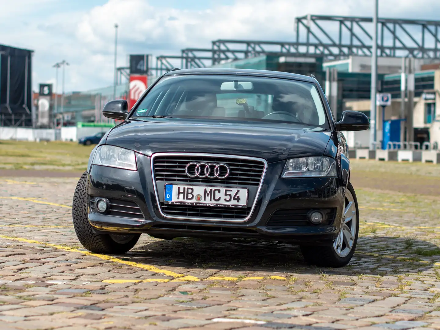 Audi A3 Sportback Schwarz - 2