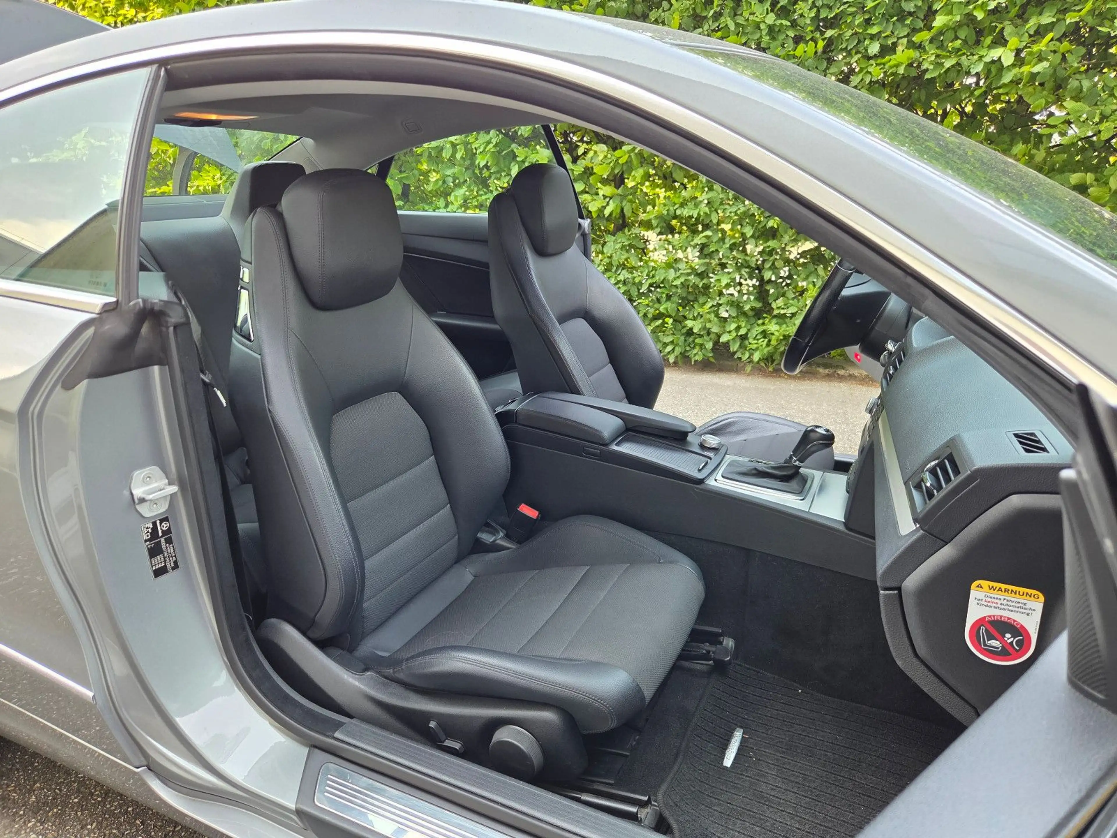 Mercedes-Benz E 250 CGI BE Coupe PDC SHZ TEILLEDER — photo 10