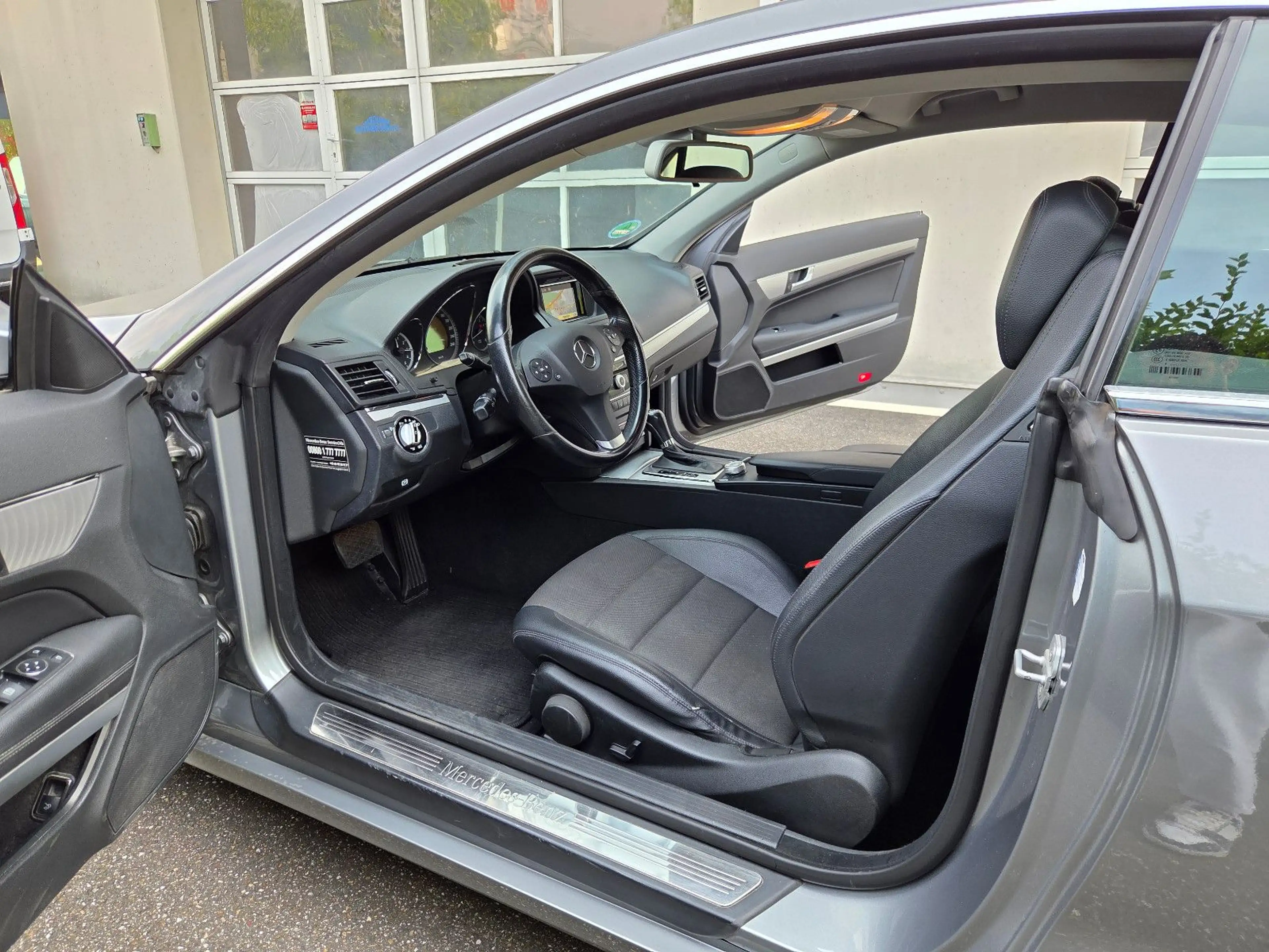 Mercedes-Benz E 250 CGI BE Coupe PDC SHZ TEILLEDER — photo 7