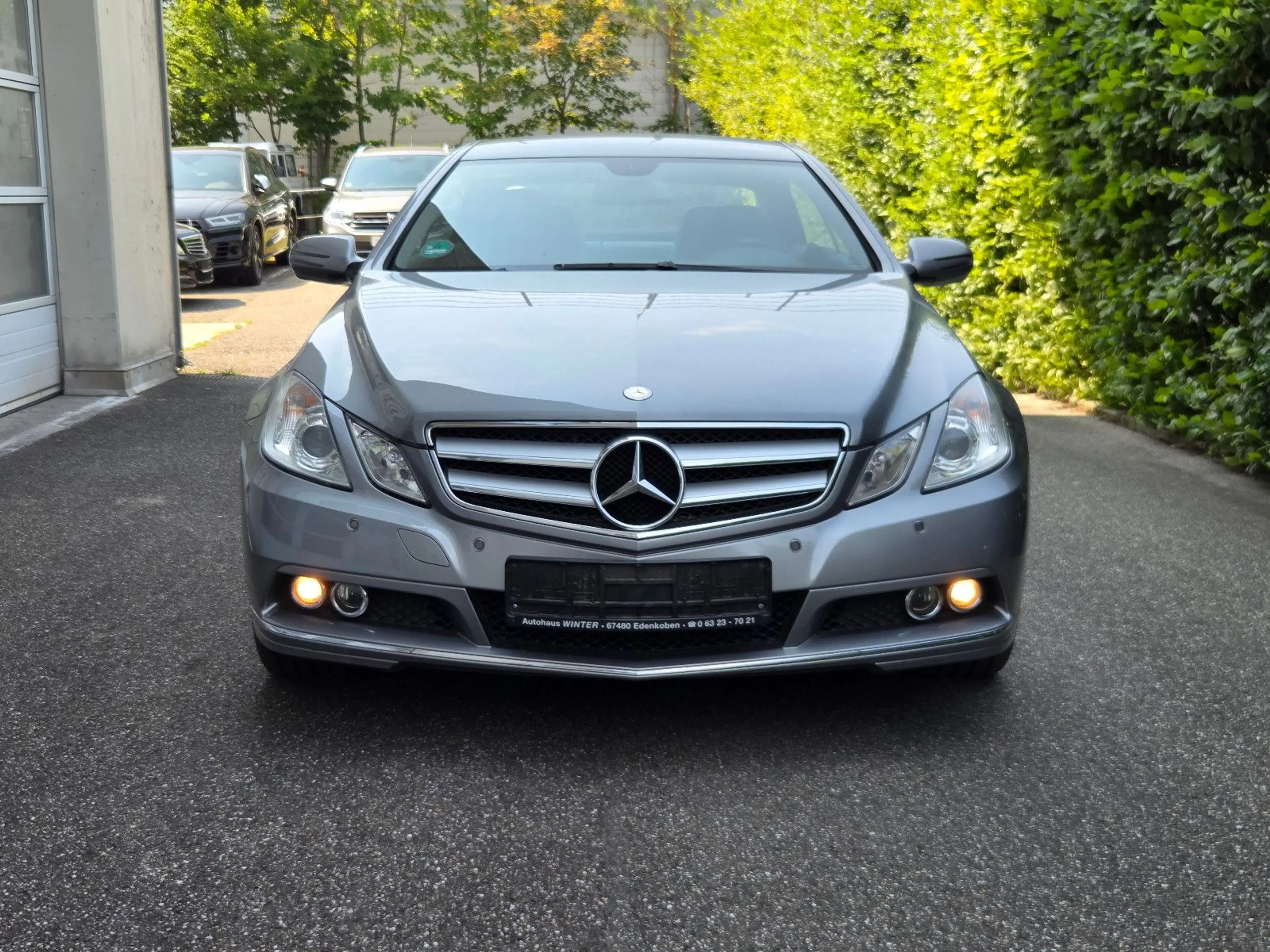 Mercedes-Benz E 250 CGI BE Coupe PDC SHZ TEILLEDER — photo 2