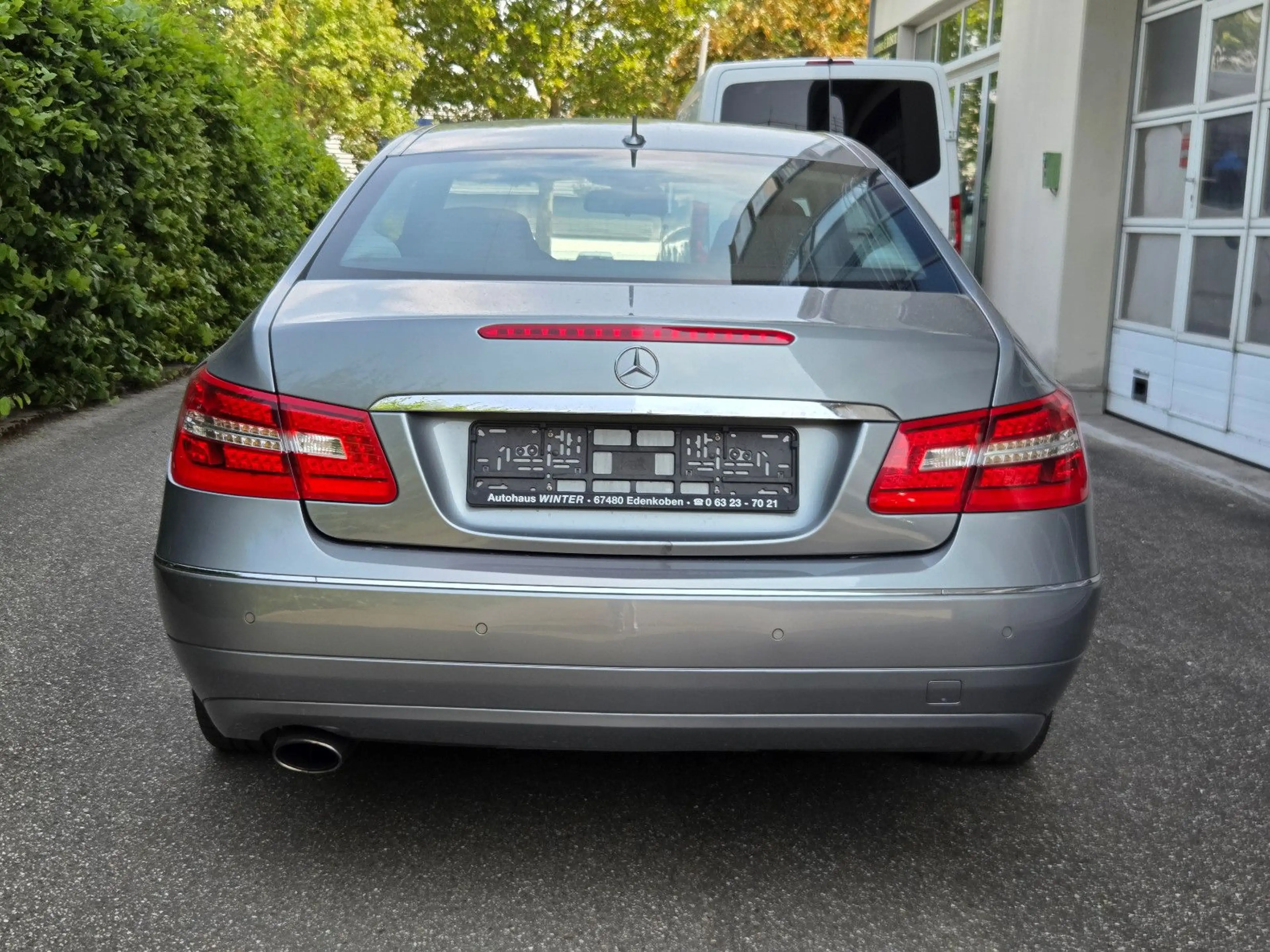 Mercedes-Benz E 250 CGI BE Coupe PDC SHZ TEILLEDER — photo 5
