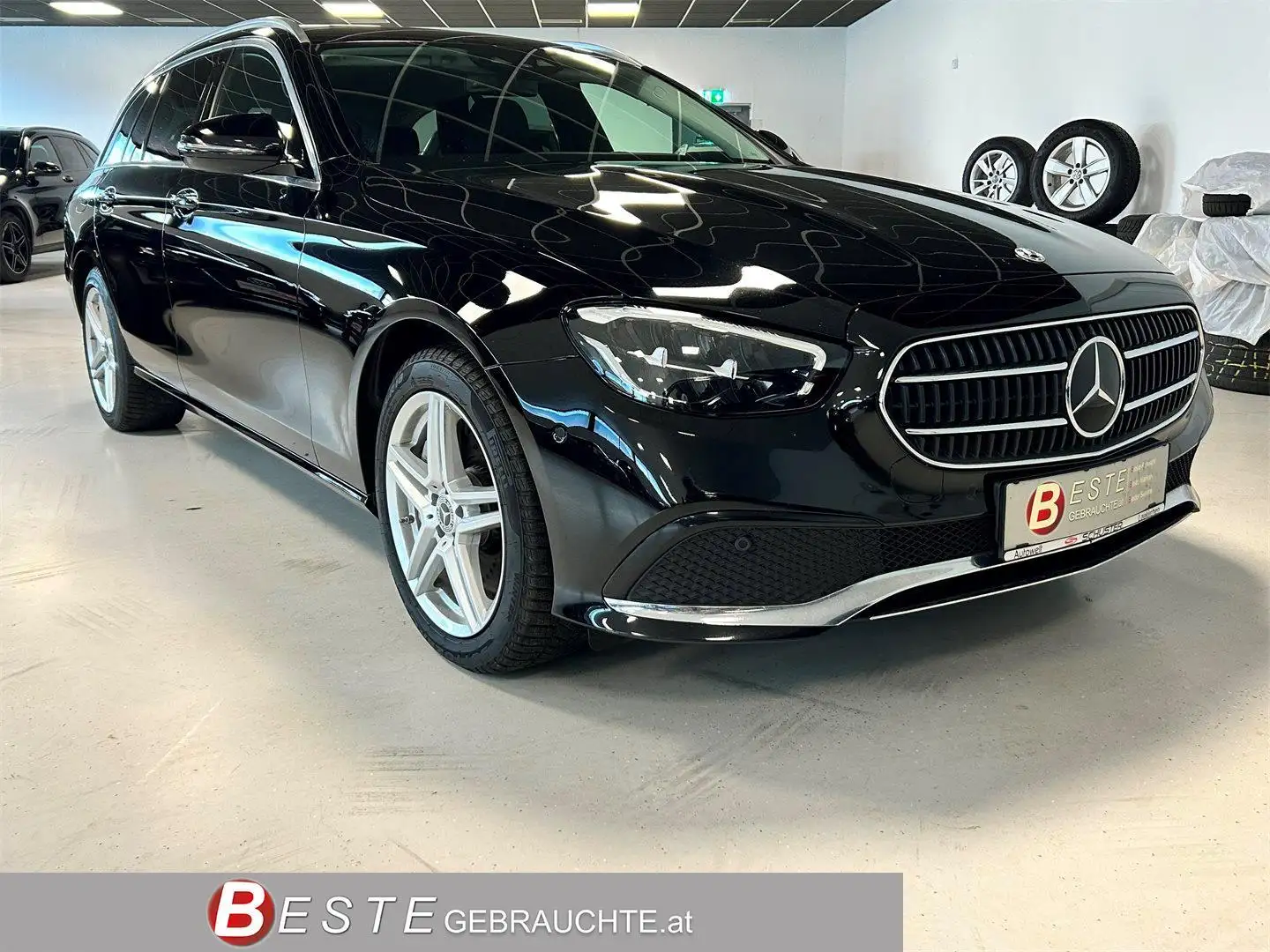 Mercedes-Benz E 300 de **MEGA AUSSTATTUNG** Schwarz - 1
