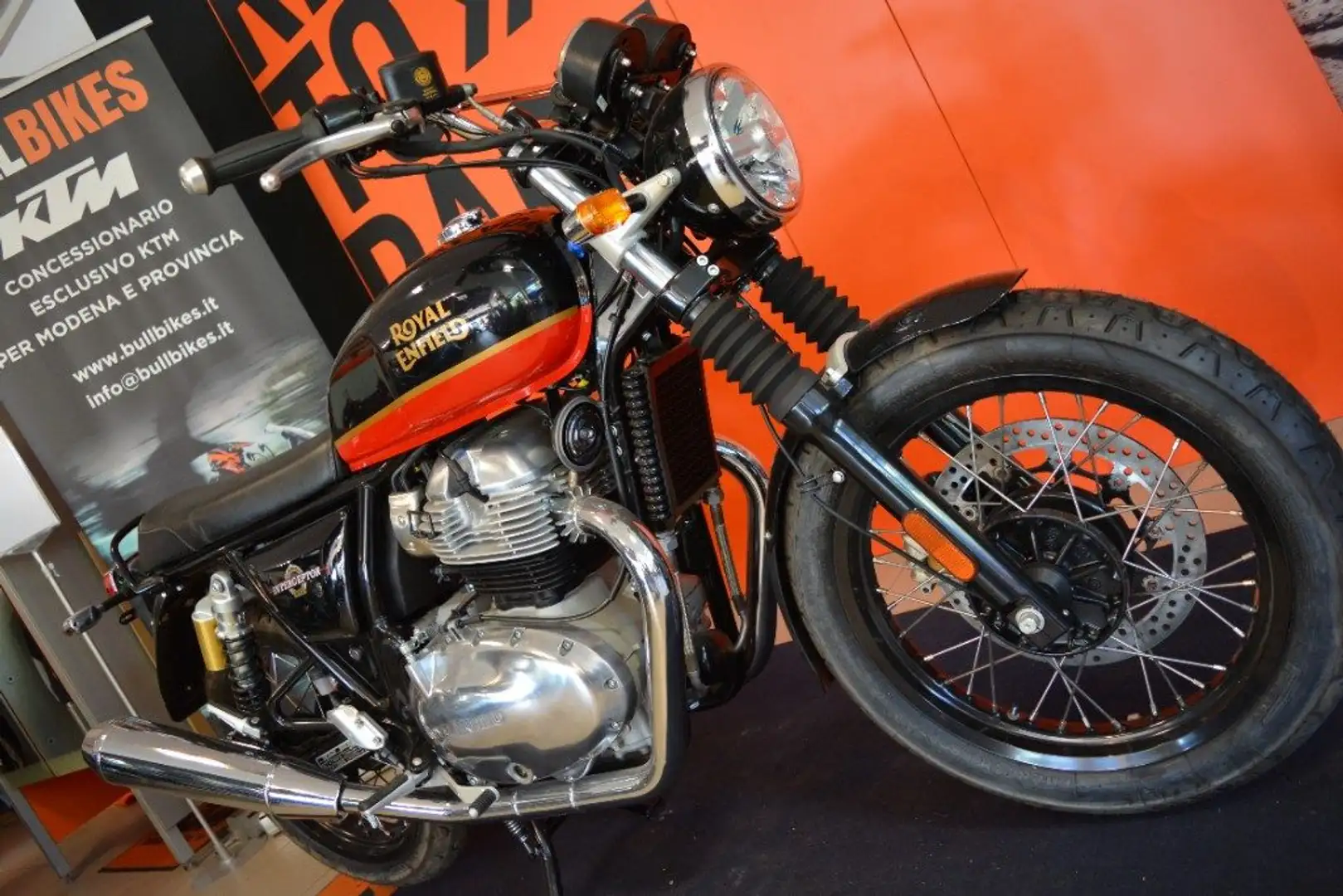 Royal Enfield Interceptor ABS Nero - 2