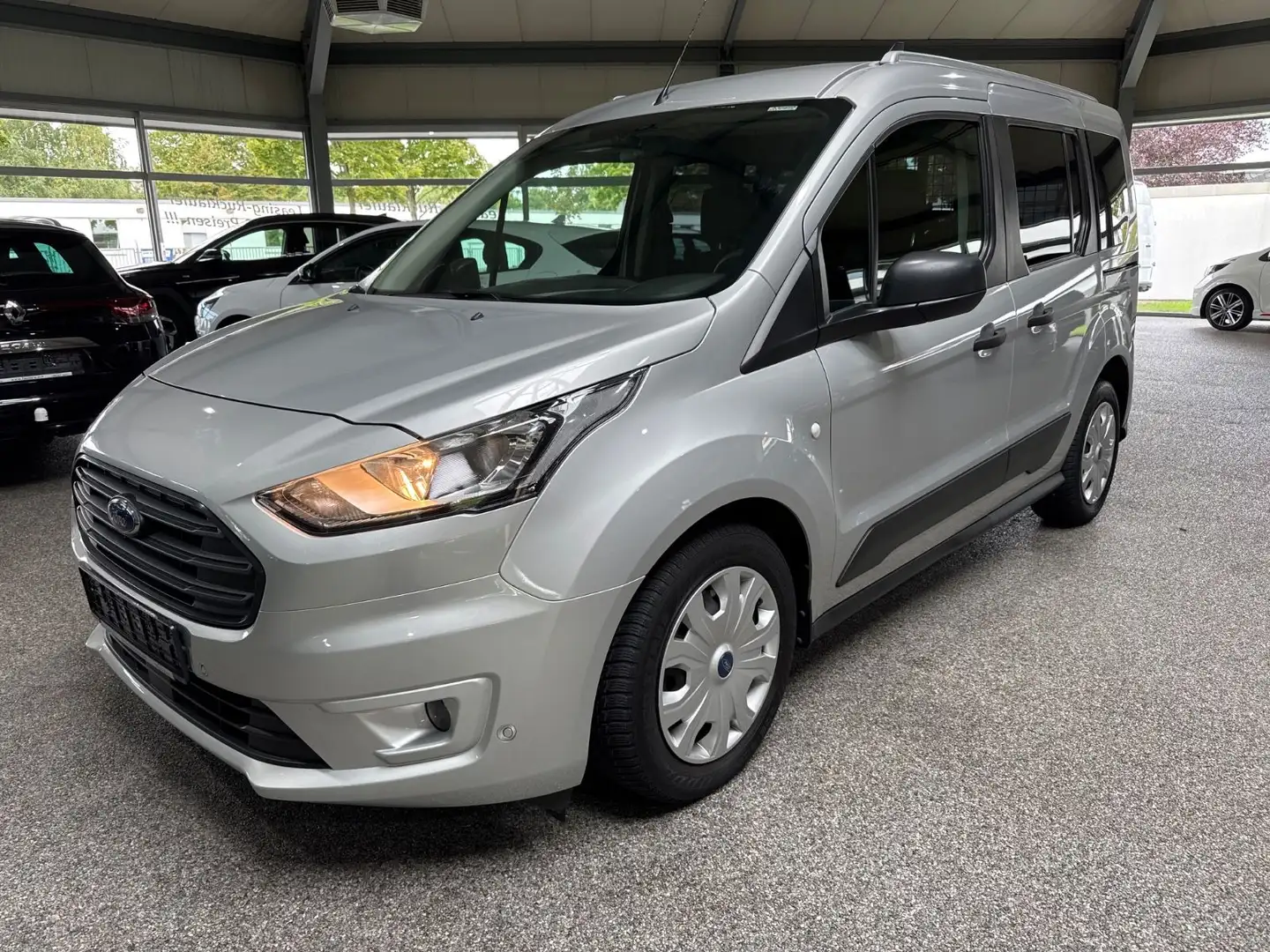 Ford Transit Connect 1.5Ecoblue Trend AHK Winter PDC Silber - 1