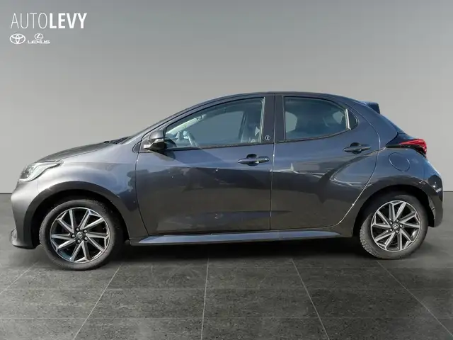 Toyota Yaris view 3