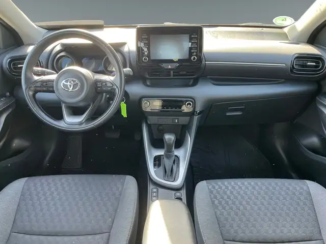Toyota Yaris view 11