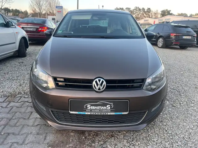 Volkswagen Polo view 2