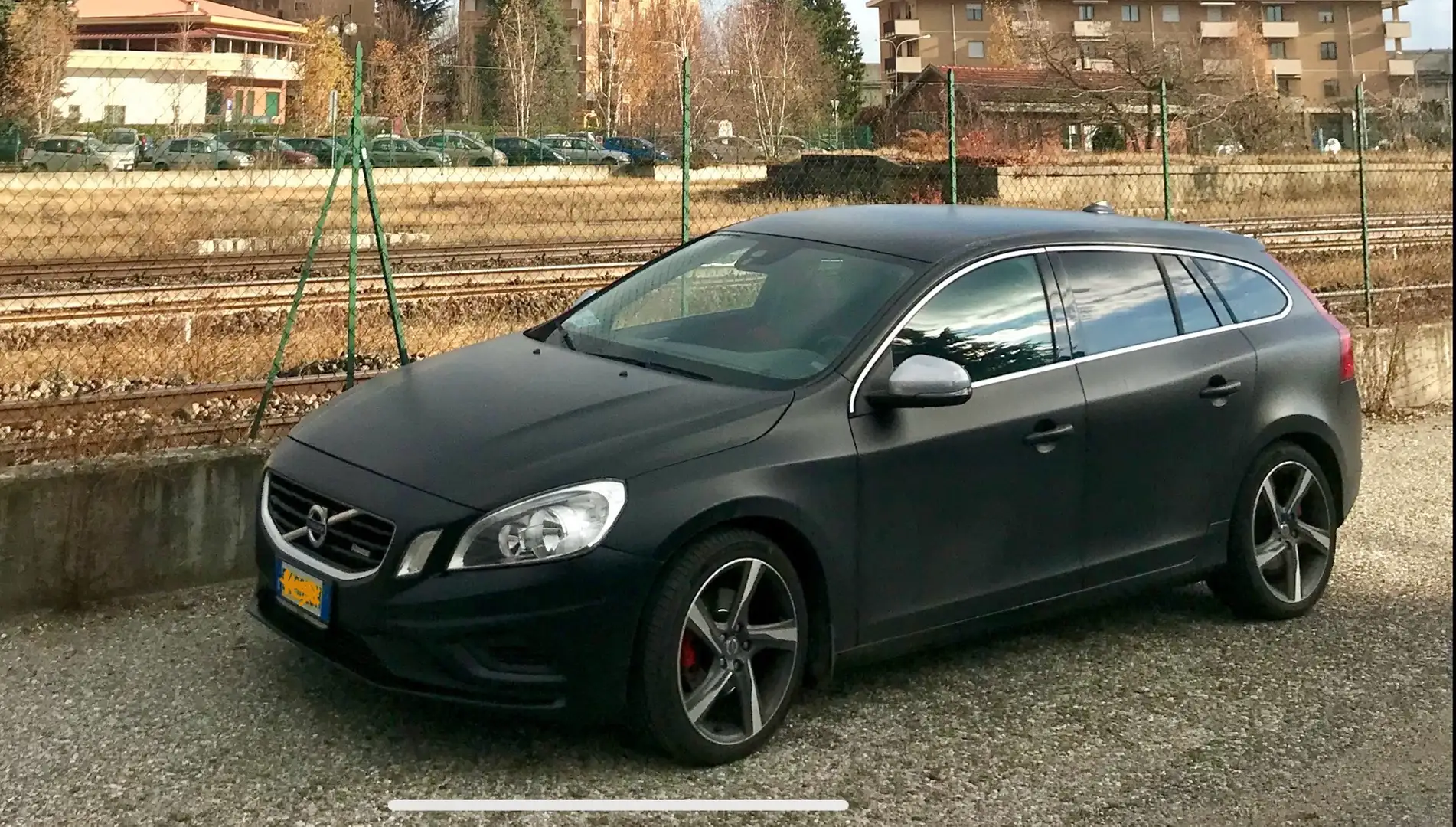 Volvo V60 2.0 d4 ved (d3) R-design geartronic Чорний - 2