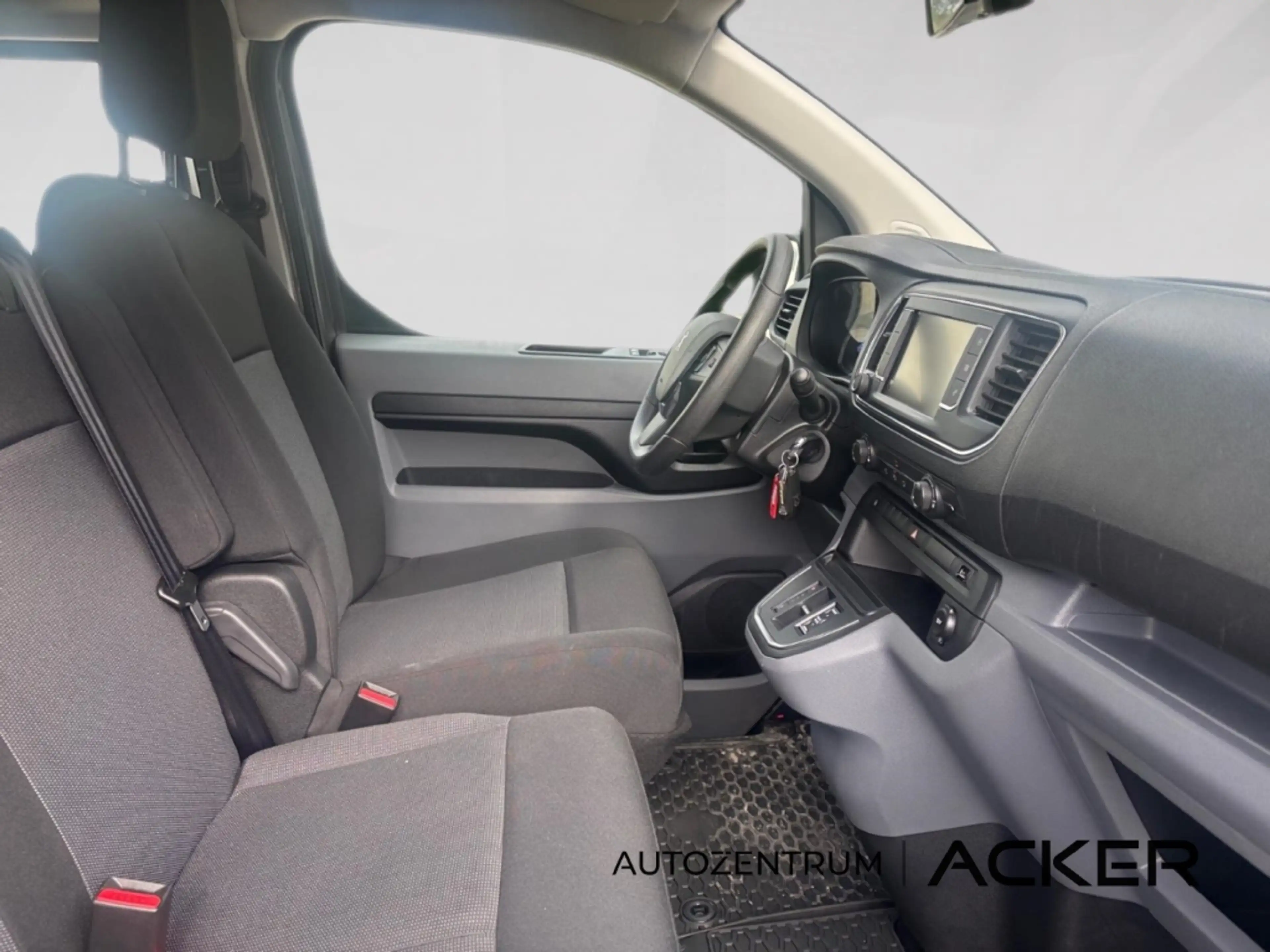 Peugeot Expert Kombi L2 Elektro 75kWh 360Kam/9-Sitzer — photo 12