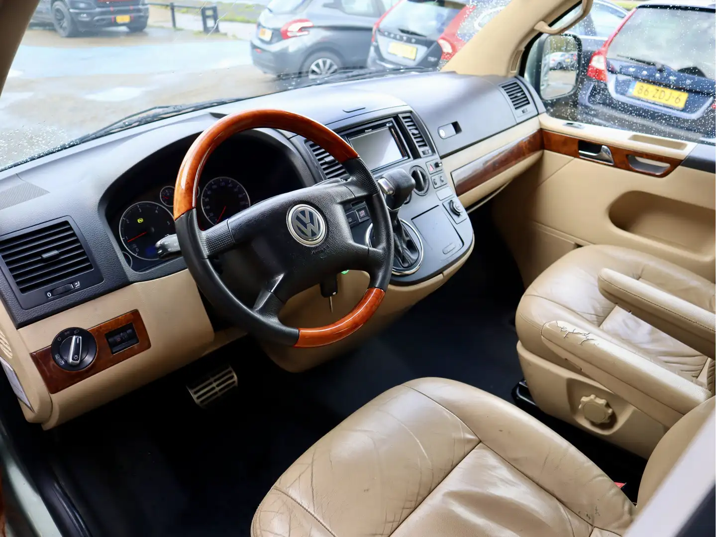 Volkswagen T5 Transporter 2.5 TDI AUTOMAAT MULTIVAN DUBBELE CABINE MARGE/BTW - 2