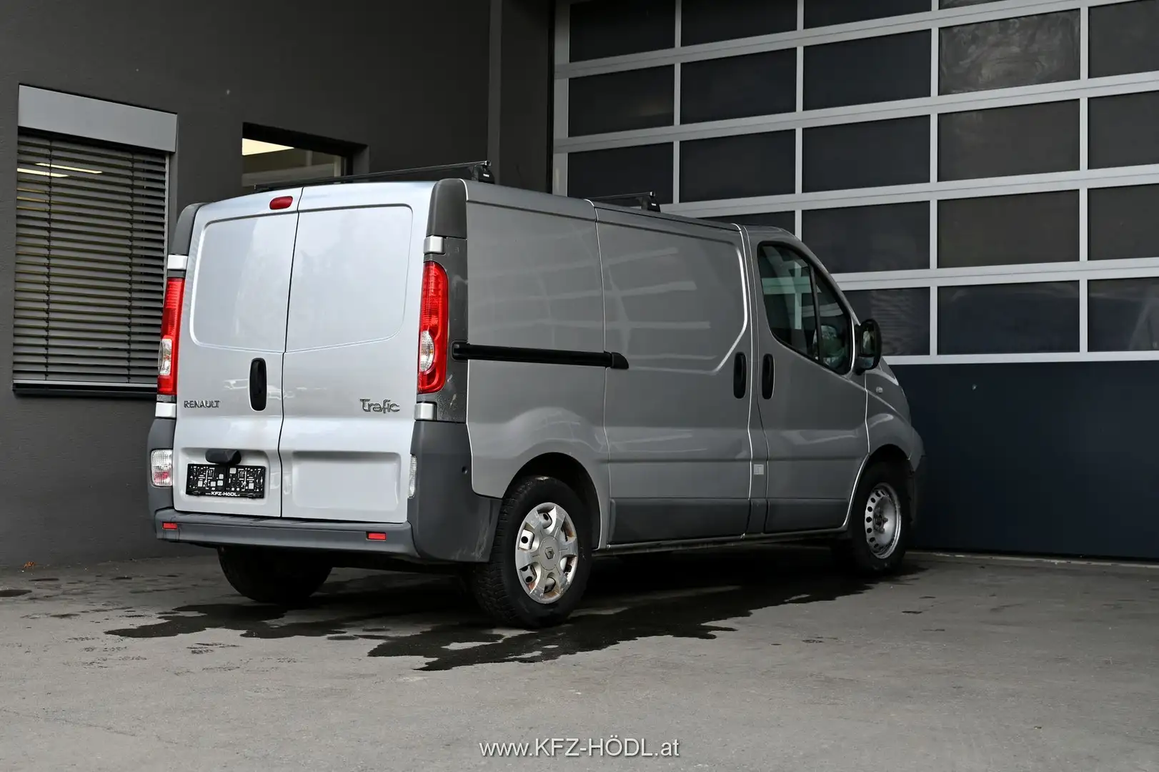 Renault Trafic L1H1 2,7t d Pickerl NEU Grau - 2