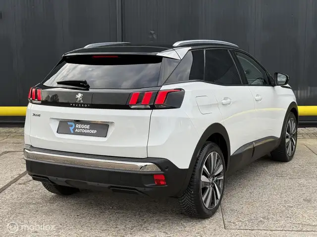 Peugeot 3008 view 3