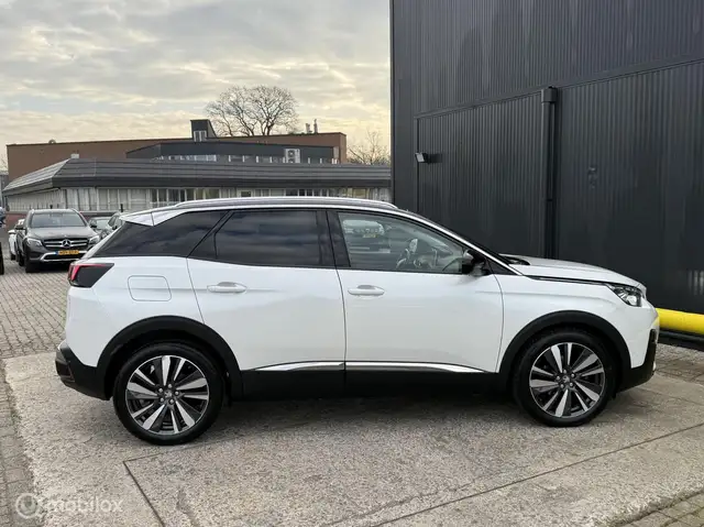 Peugeot 3008 view 10