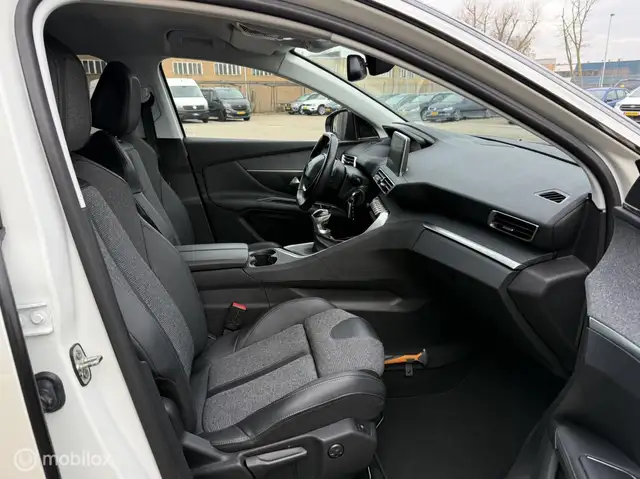 Peugeot 3008 view 15