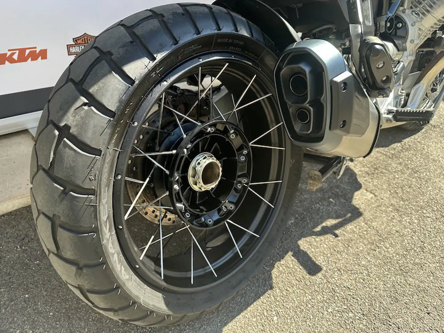 Moto Guzzi Stelvio - 2