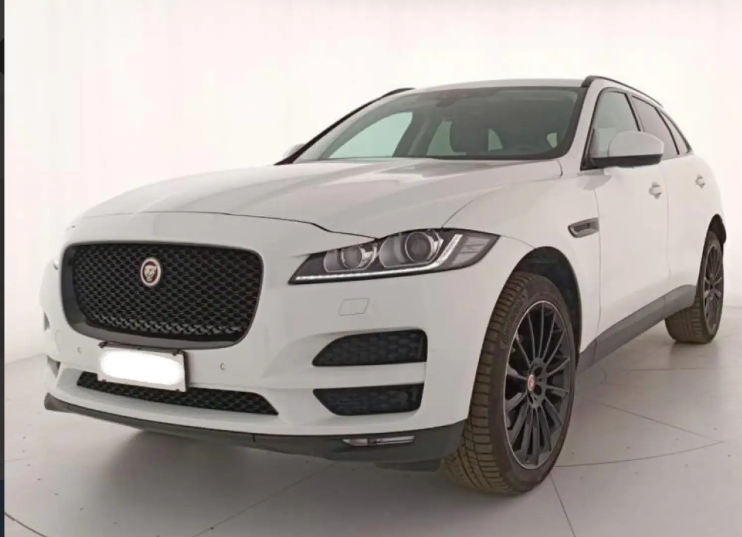 Jaguar F-Pace F-Pace 2015 2.0d Portfolio awd 180cv auto Bianco - 1