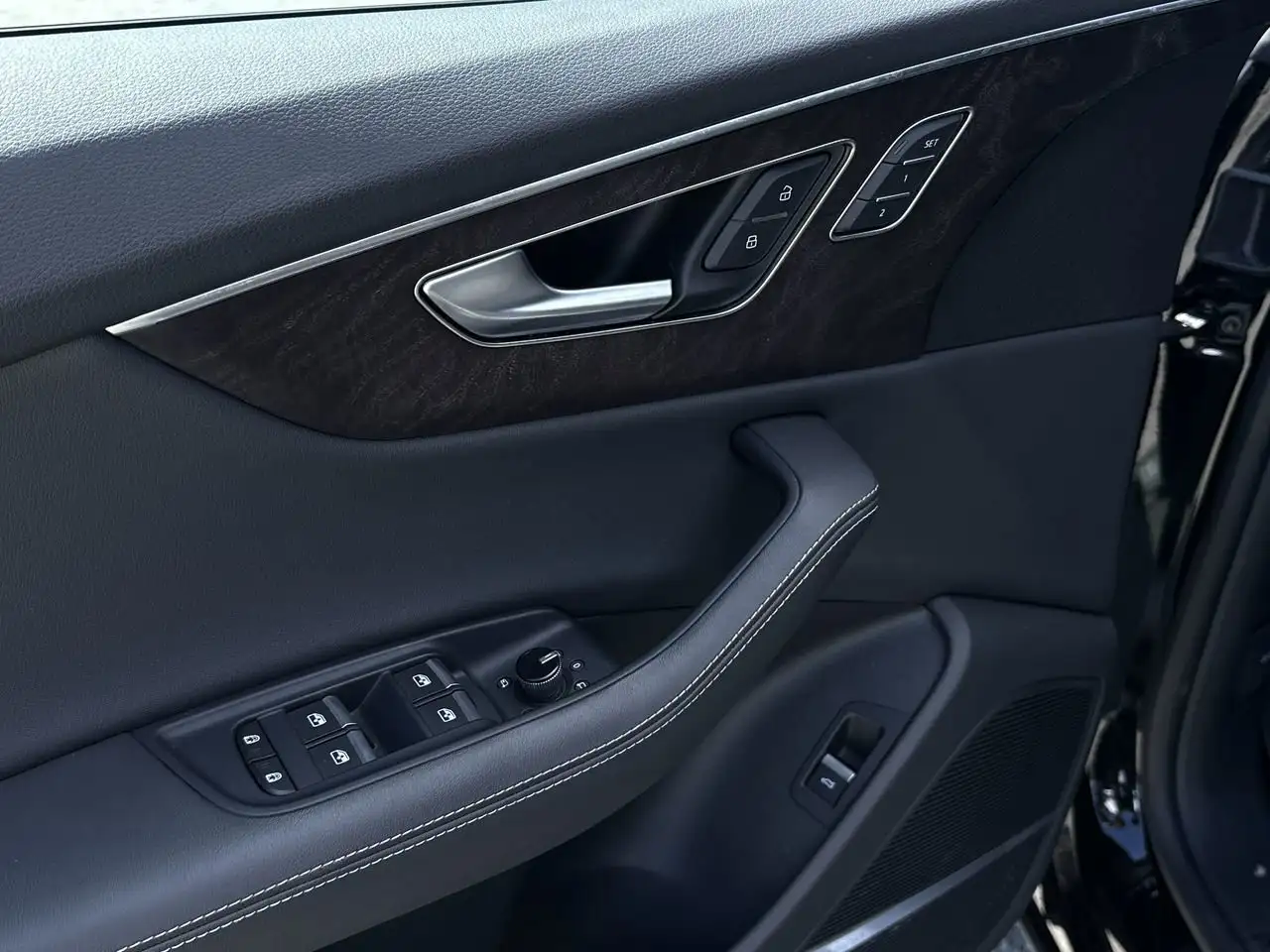Audi Q8 снимка Audi Q8