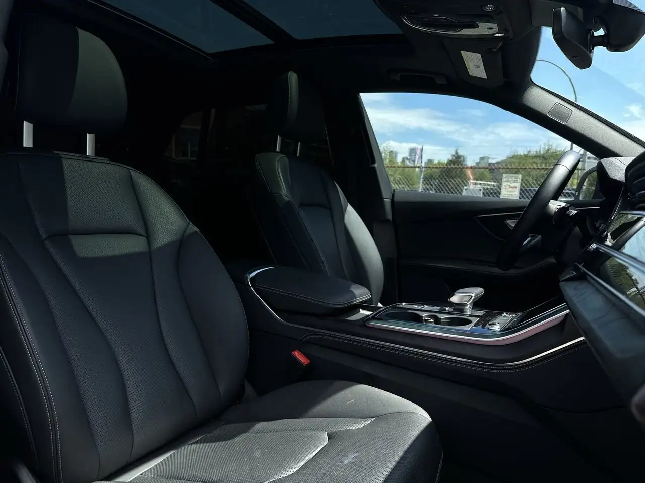 Audi Q8 снимка Audi Q8
