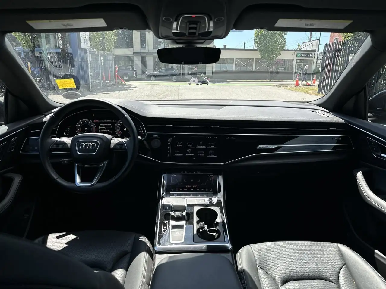 Audi Q8 снимка Audi Q8